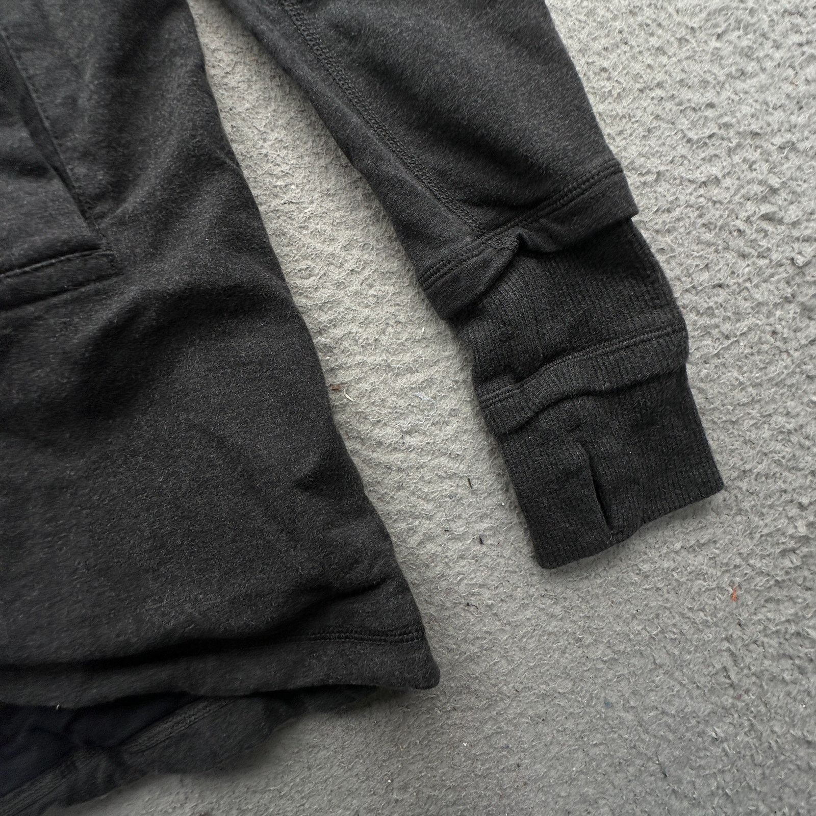 Lululemon Lululemon Gratitude Wrap Elbow Patch Gray Womens 6 Sweater Size M / US 6-8 / IT 42-44 - 8 Thumbnail