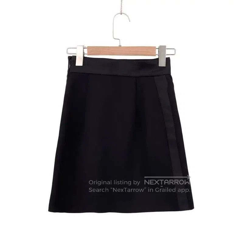Miu Miu Miu Miu Black Wool Mini Skirt . Size 26" / US 2 / IT 38 - 2 Thumbnail