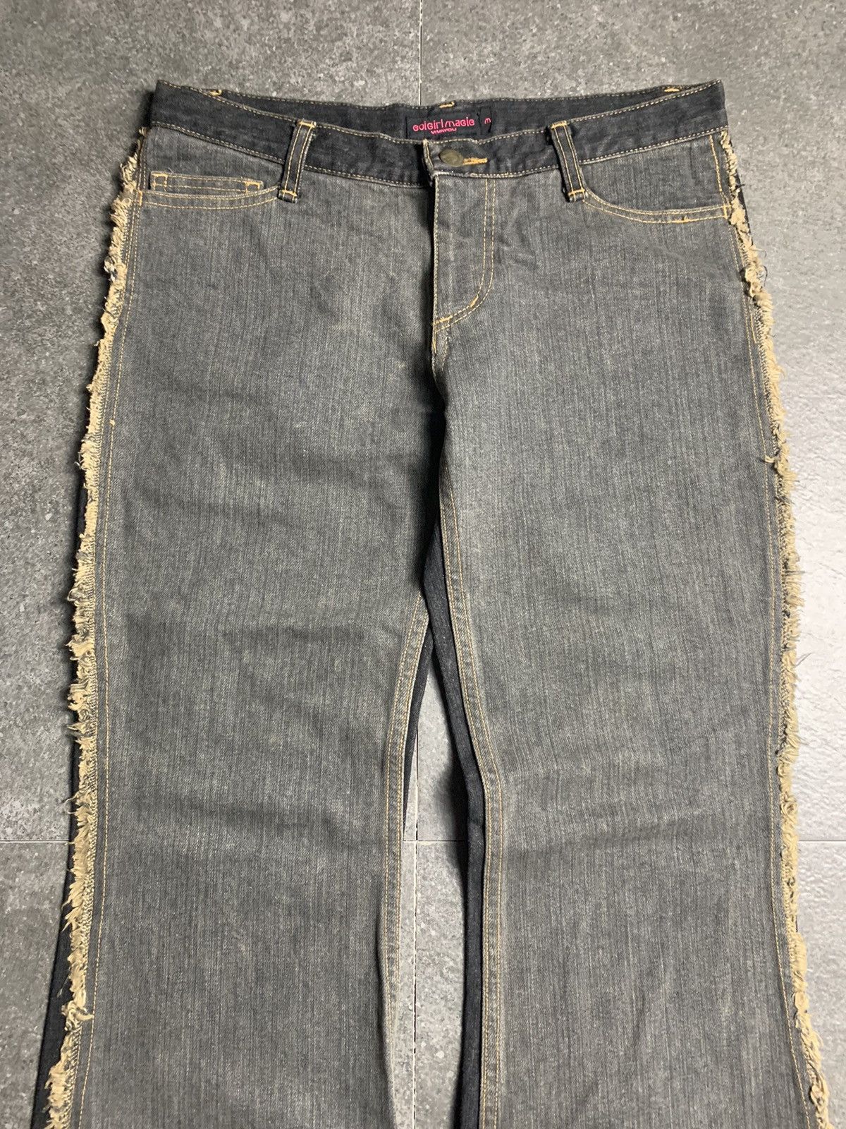 If Six Was Nine × Japanese Brand × Le Grande Bleu (L.G.B.) 2000s Coi Girl Magic Dual Tone Frayed-Seam Flared Jeans Size US 28 / EU 44 - 3 Thumbnail