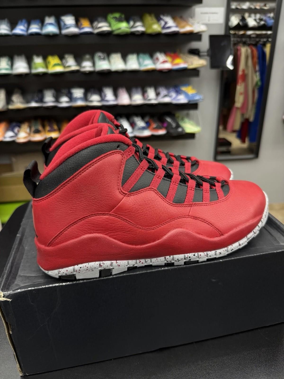 Jordan Brand Air Jordan 10 Retro Bulls Over Broadway 2015 Men's Size 10 Size US 10 / EU 43 - 3 Thumbnail