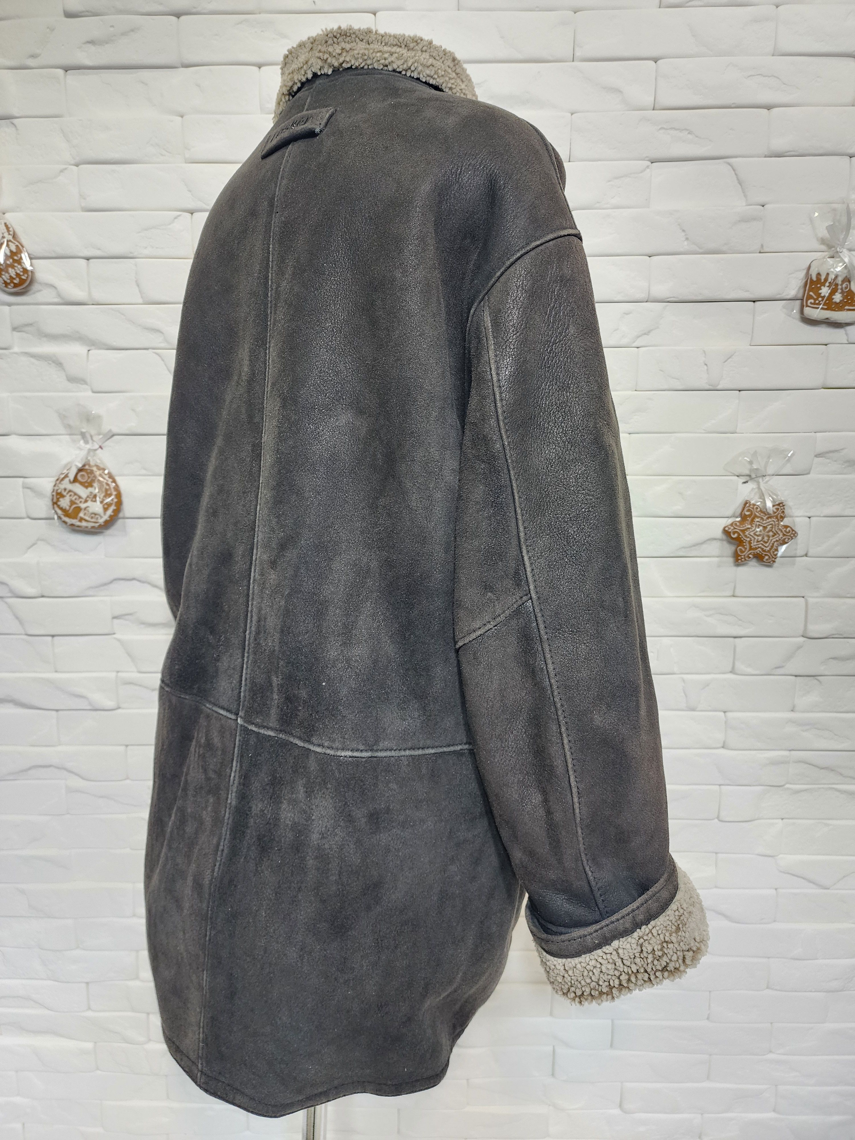 Men's Black Sheepskin Coat: Genuine Fur, Zippered