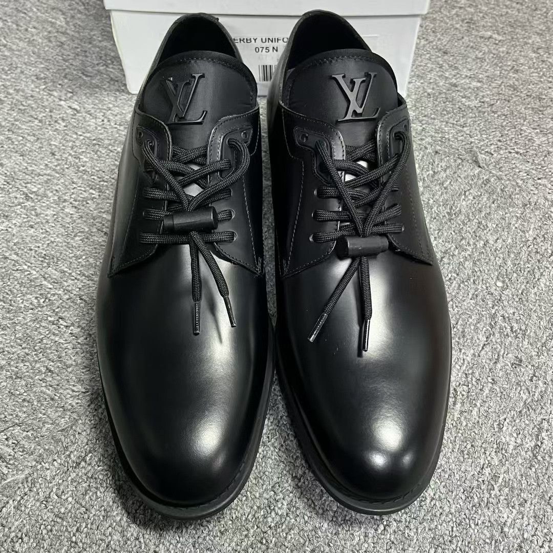 Louis Vuitton Louis Vuitton Formal Black Lowtop Sneakers 8.5 Men Size US 8.5 / EU 41-42 - 1 Thumbnail