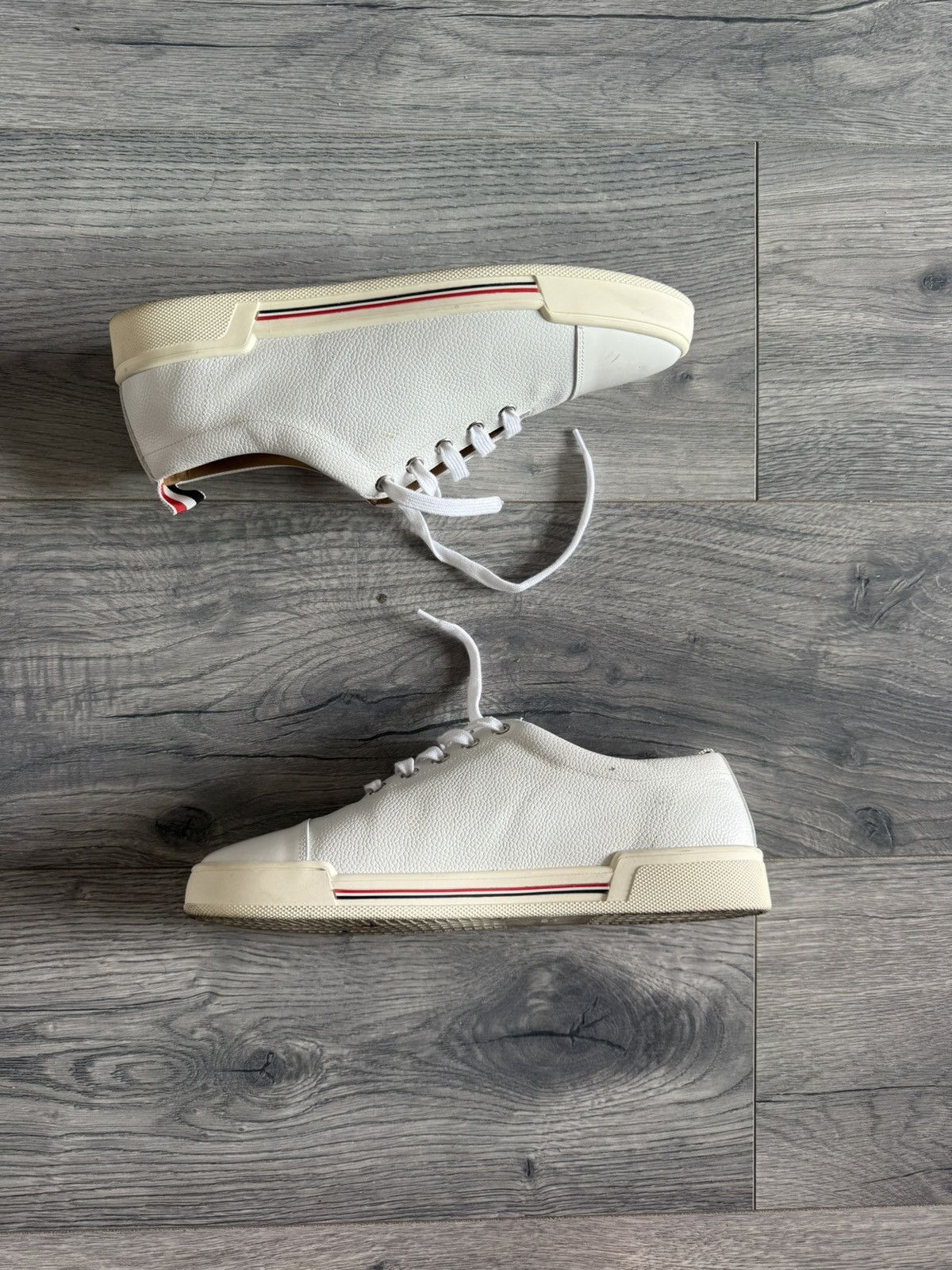 Thom Browne White Pebbled Leather Low-Top Sneakers Size US 7 / EU 40 - 2 Thumbnail