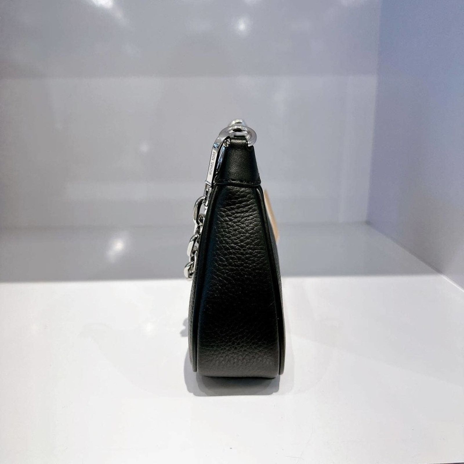 Michael Kors Michael Kors 35R3S4CC5L Cora Mini Zip Pouchette IN Black Size ONE SIZE - 4 Thumbnail