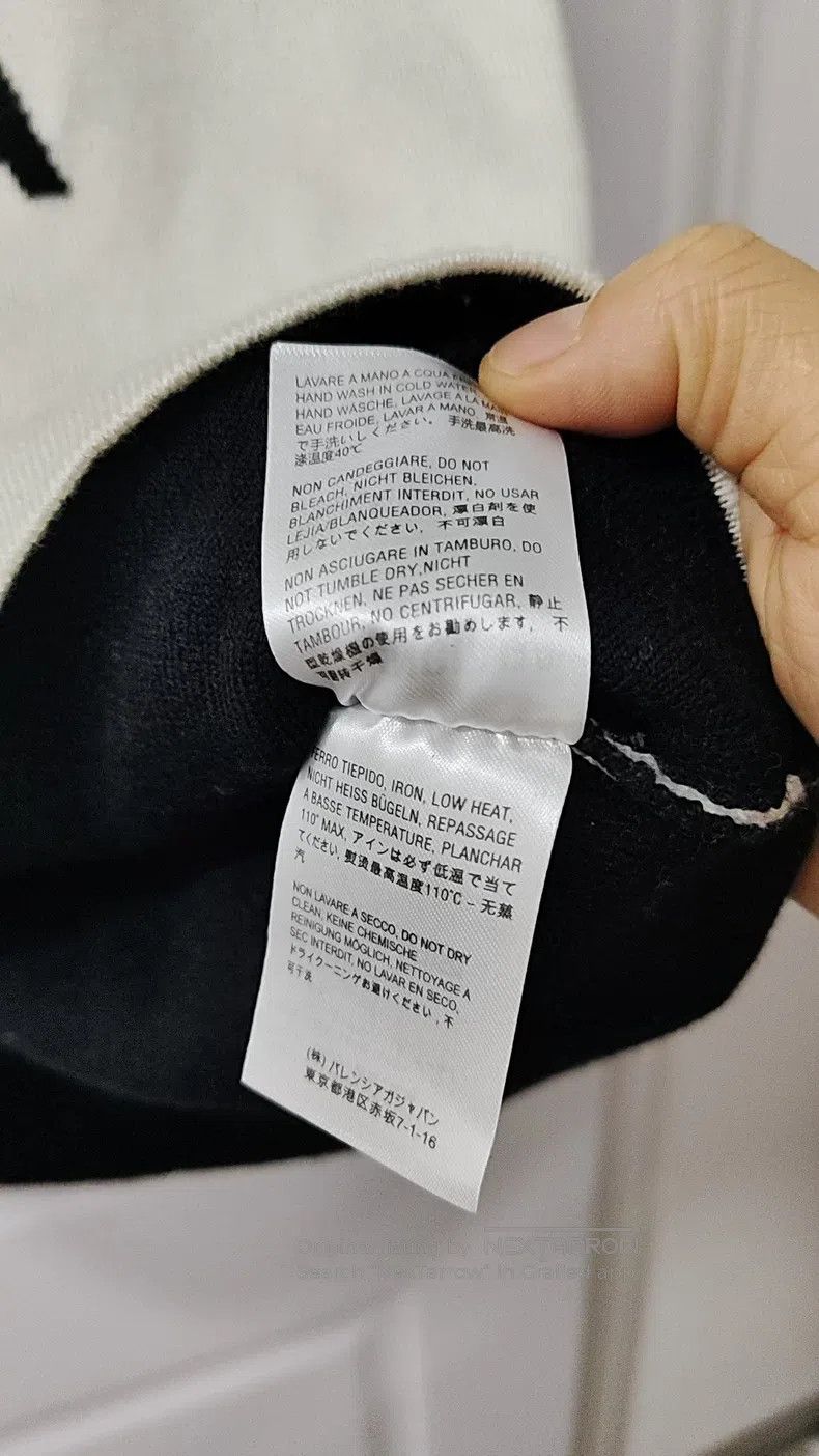Balenciaga Balenciaga Seven Languages Sweater Size US M / EU 48-50 / 2 - 4 Thumbnail