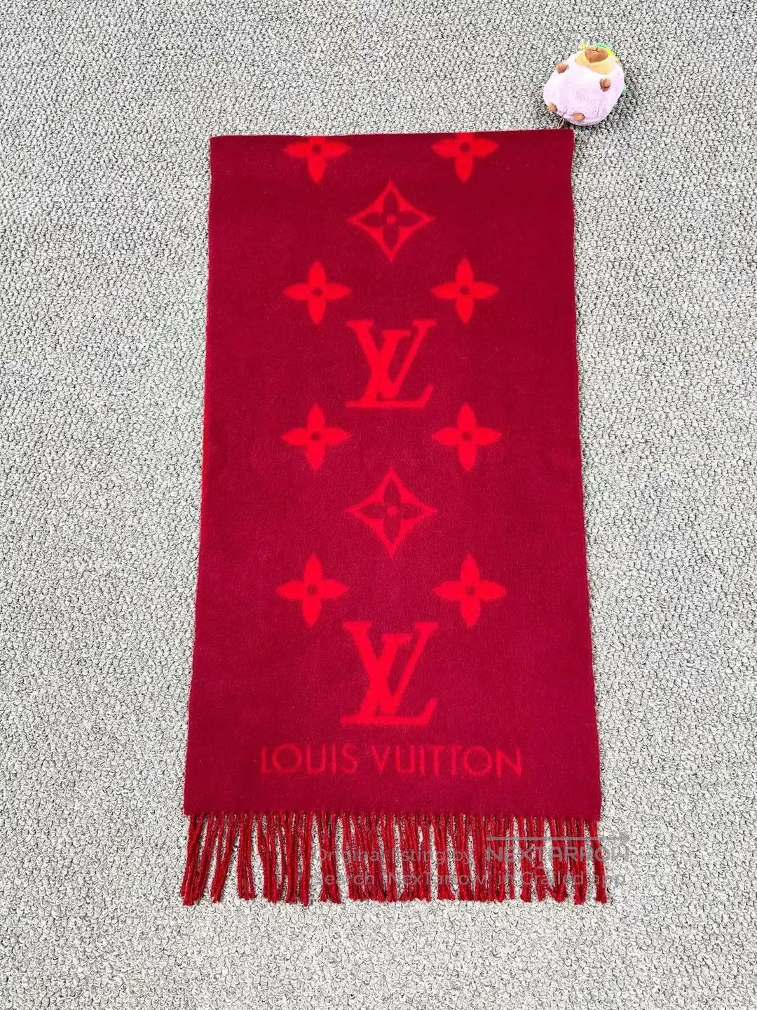 Louis Vuitton Louis Vuitton Red Logo Printed Double-sided Cashmere Scarf Size ONE SIZE - 2 Thumbnail
