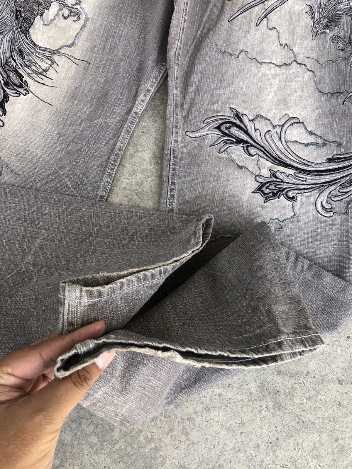 Karakuri Tamashii Karakuri Tamashii Embroidered Jeans Distressed Size US 38 / EU 54 - 13 Thumbnail