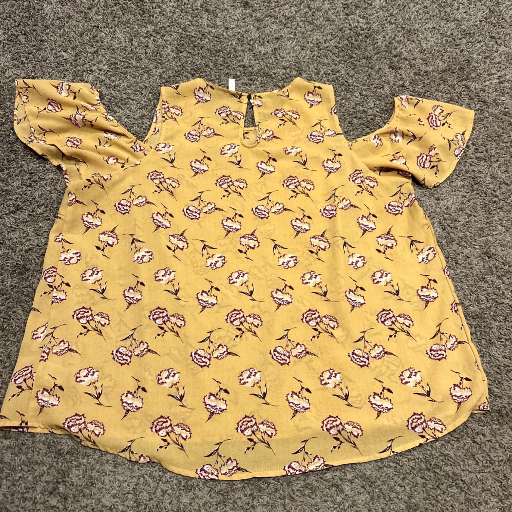 Vintage Xhileration Yellow Blouse 2X Women Short Sleeve Round Neck Cold Shoulder Open Shoulder Polyester Solid Blouse Womens Regular Size 2X Size XXL / US 16-18 / IT 52-54 - 3 Thumbnail