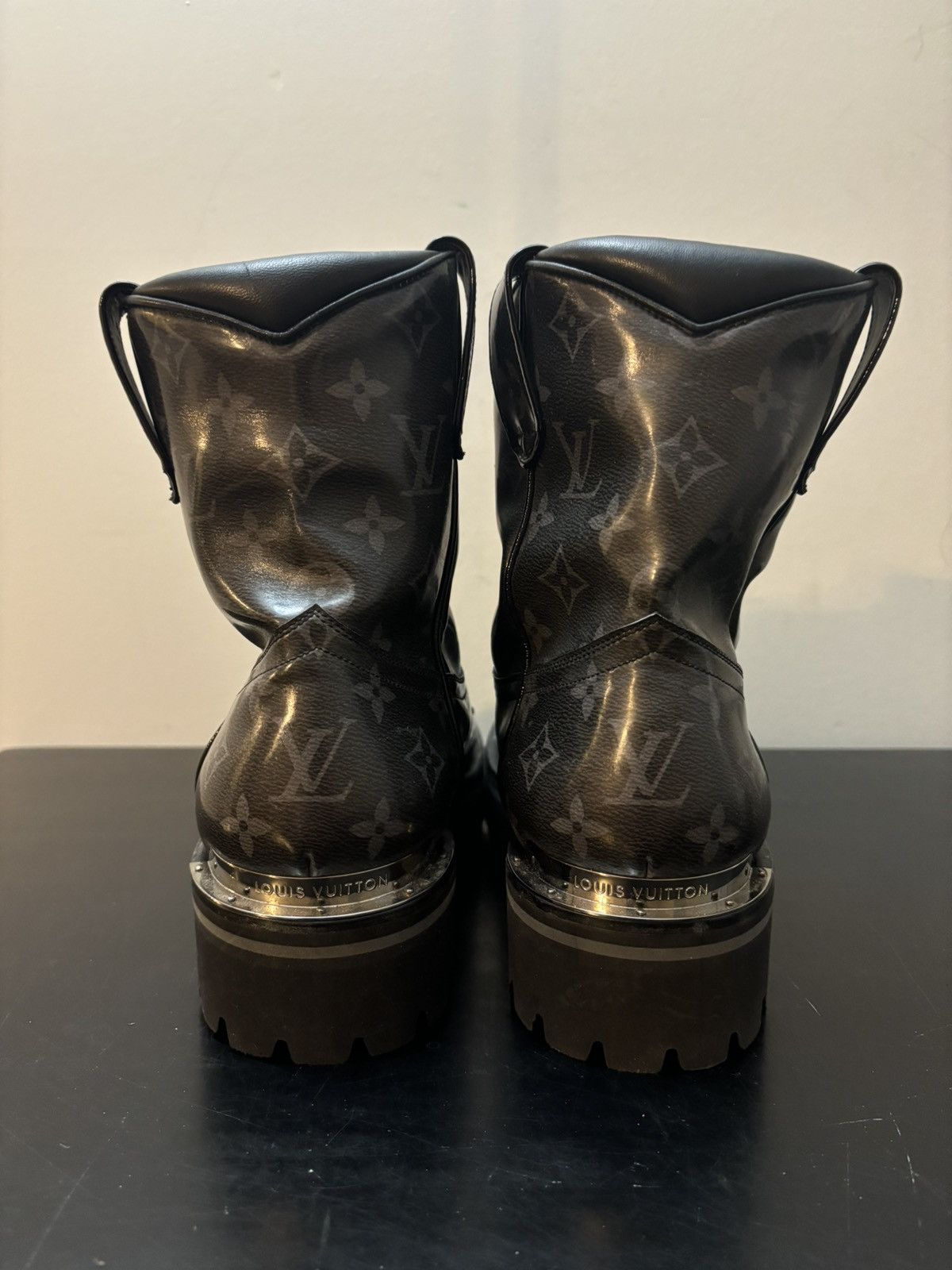 Louis Vuitton Louis Vuitton LV Monogram Patent Leather Outland Boot Size US 8 / EU 41 - 5 Thumbnail