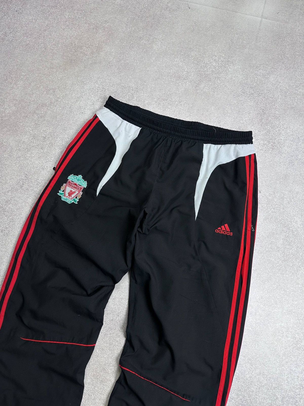 Adidas Vintage 07 Adidas Liverpool Nylon Track Pants M Size US 32 / EU 48 - 2 Thumbnail
