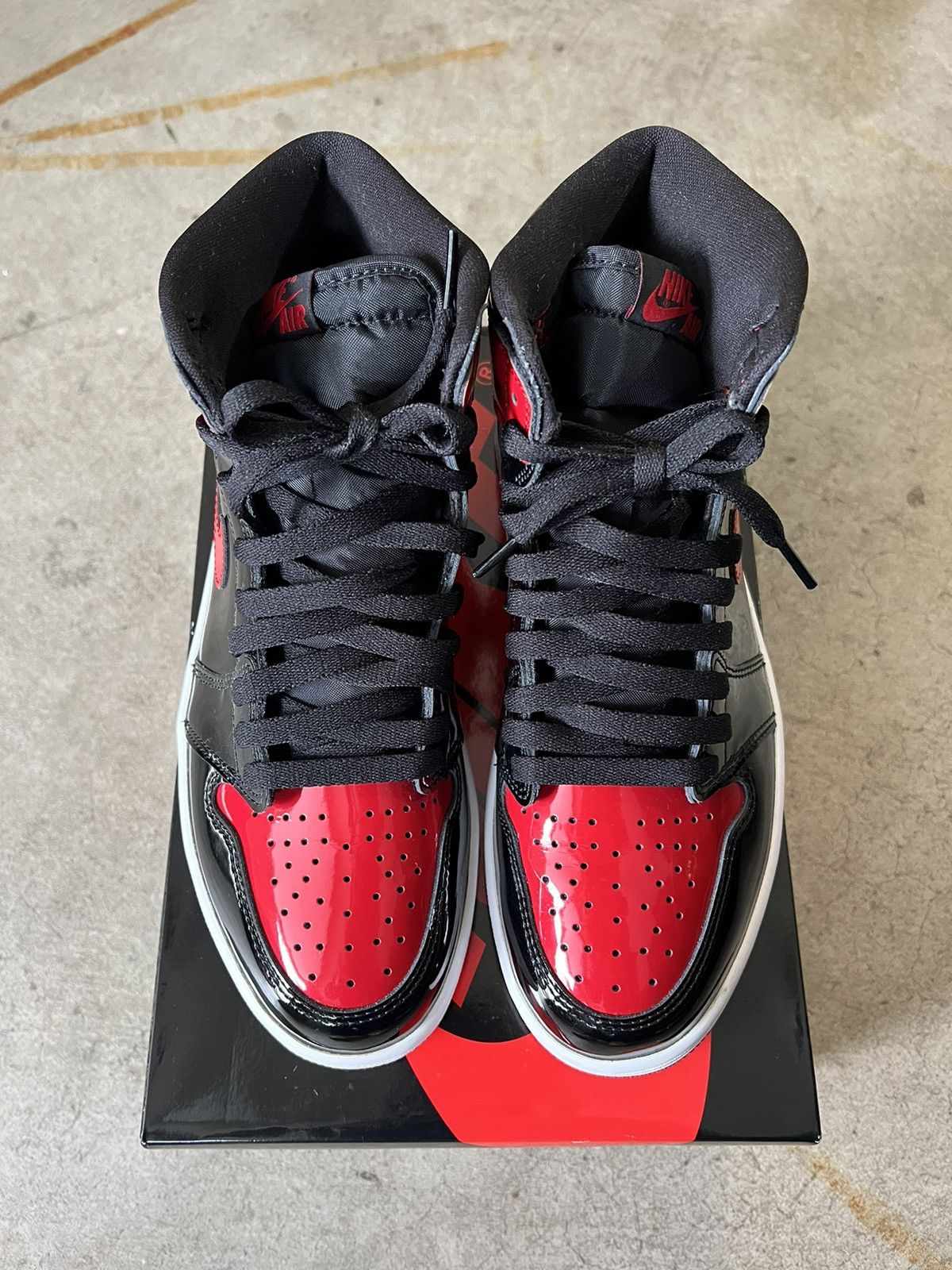 Jordan Brand Jordan 1 High Patent Bred Size US 8.5 / EU 41-42 - 4 Thumbnail