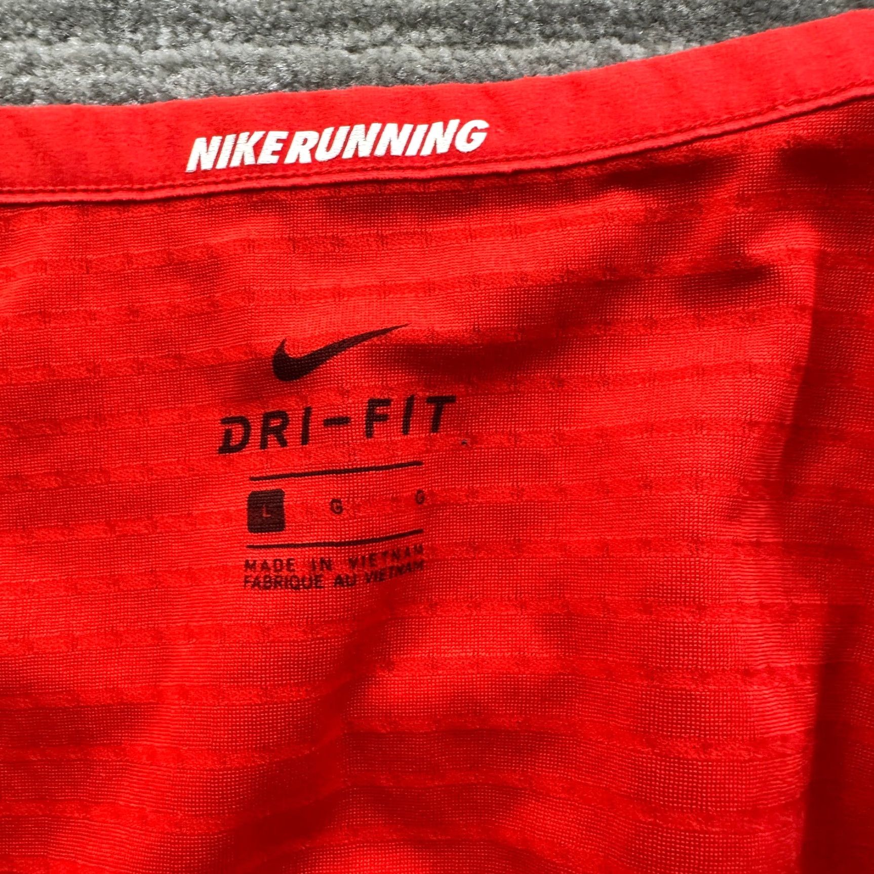 Nike Nike Shirt Mens Large Red Dri-Fit Running Marathon Gym Rise 365 Size US L / EU 52-54 / 3 - 6 Thumbnail