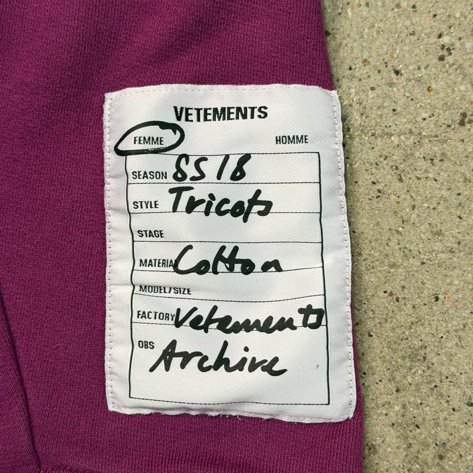 Vetements Vetements Asymmetric Sweater Size US S / EU 44-46 / 1 - 4 Thumbnail
