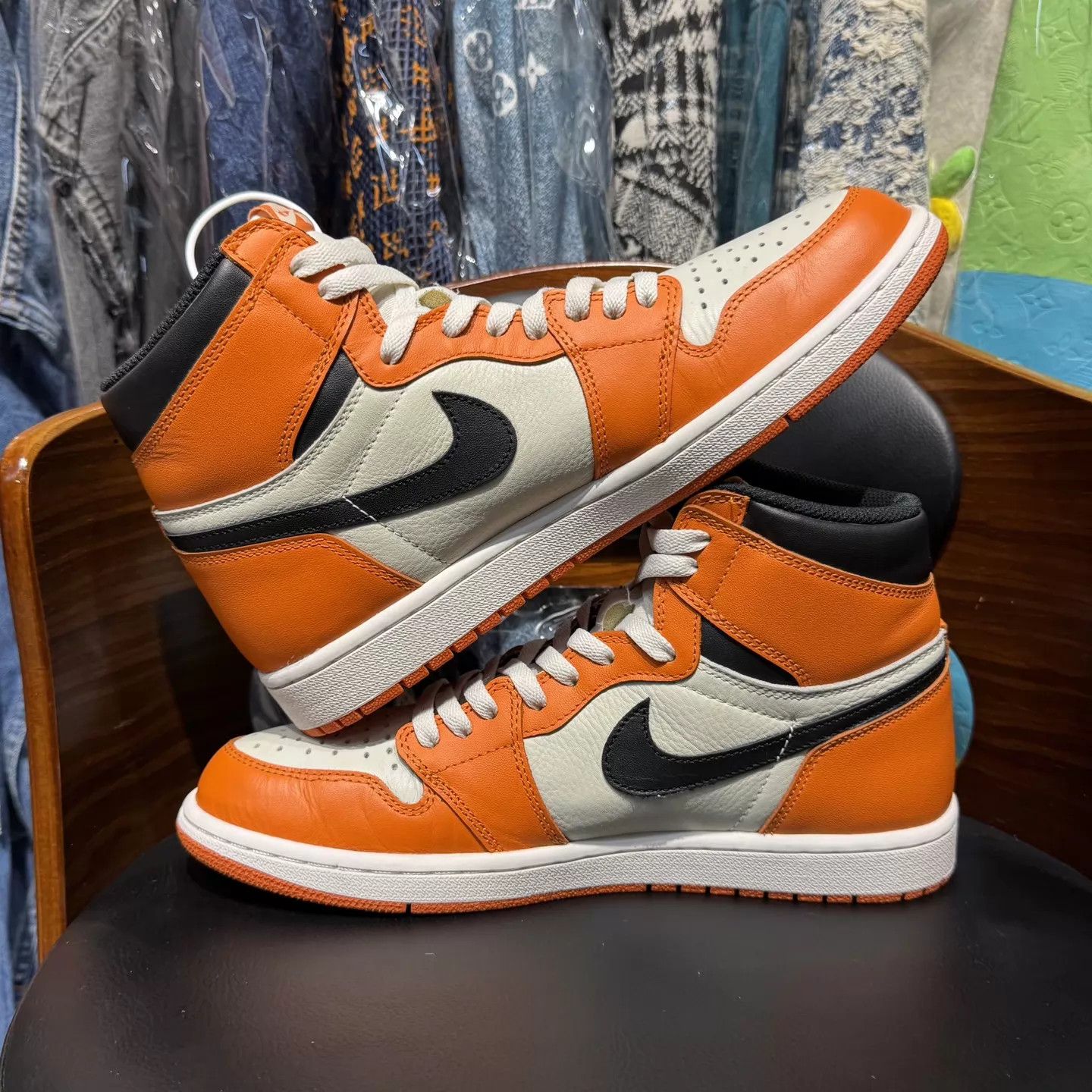 Nike AJ1 OG White Orange Shattered 44 US w/ box & black laces Size US 11 / EU 44 - 7 Thumbnail