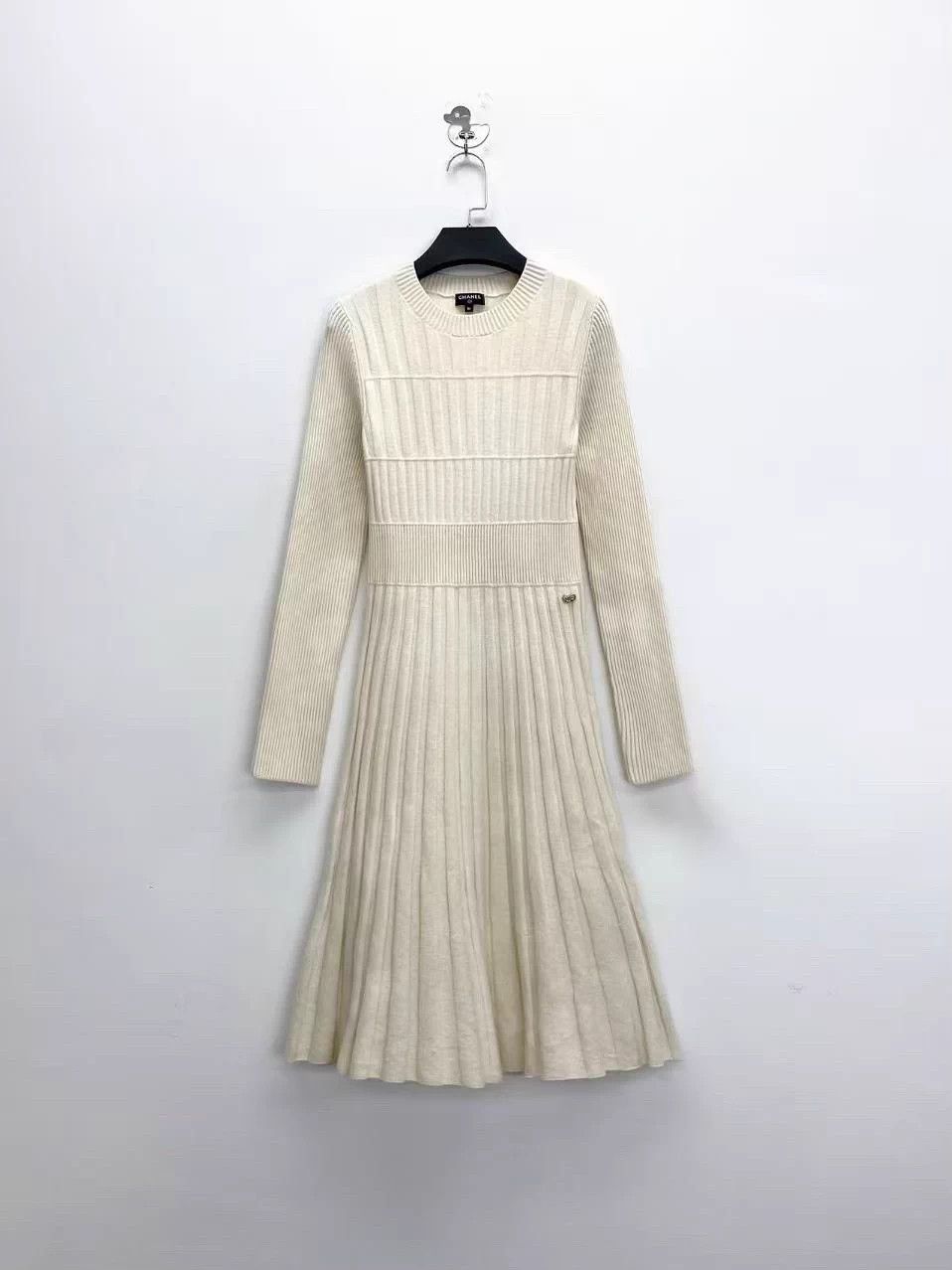 Chanel Chanel Cream CC Logo Long Fishtail Wool Knit Dress Size XS / US 0-2 / IT 36-38 - 1 Thumbnail