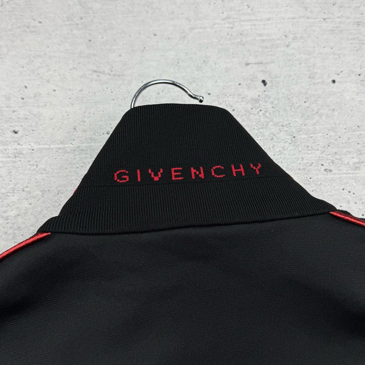 Givenchy Givenchy Tracksuit Logo Black Jacket Velvet Stripe Size L Size US L / EU 52-54 / 3 - 11 Thumbnail