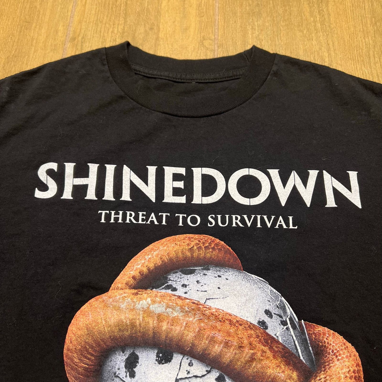 Vintage Shinedown Threat To Survival Tour 2017 Band T Shirt M/L Size US M / EU 48-50 / 2 - 2 Thumbnail