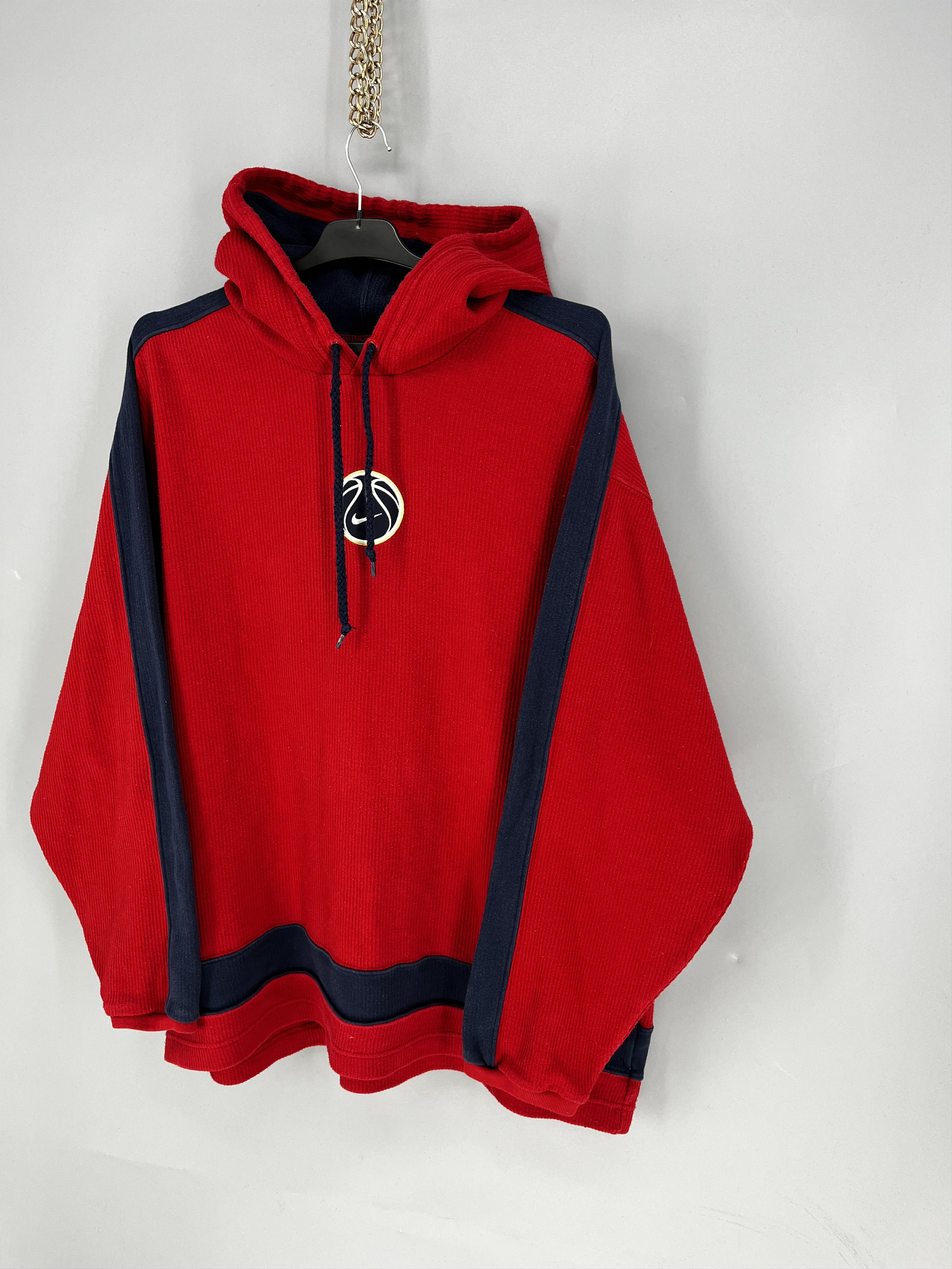Nike Rare Vintage Nike Hoodie – Essential 2000s Streetwear (L) Size US L / EU 52-54 / 3 - 3 Thumbnail