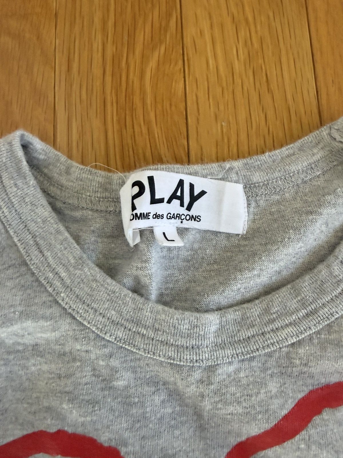 Comme des Garcons Commes Des Garcons Play tee Size L / US 10 / IT 46 - 4 Thumbnail