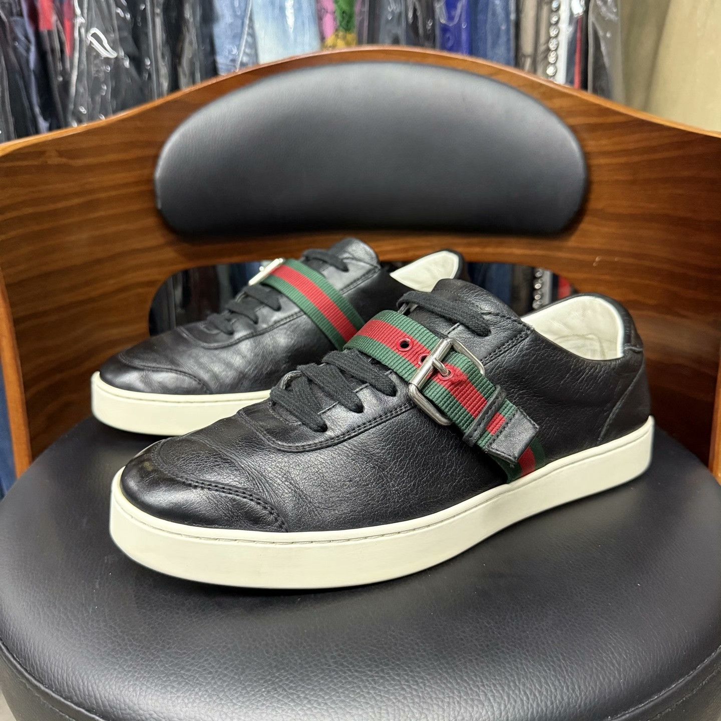 Gucci Gucci Black Lowtop Sneakers 42 Men Size US 9 / EU 42 - 1 Thumbnail