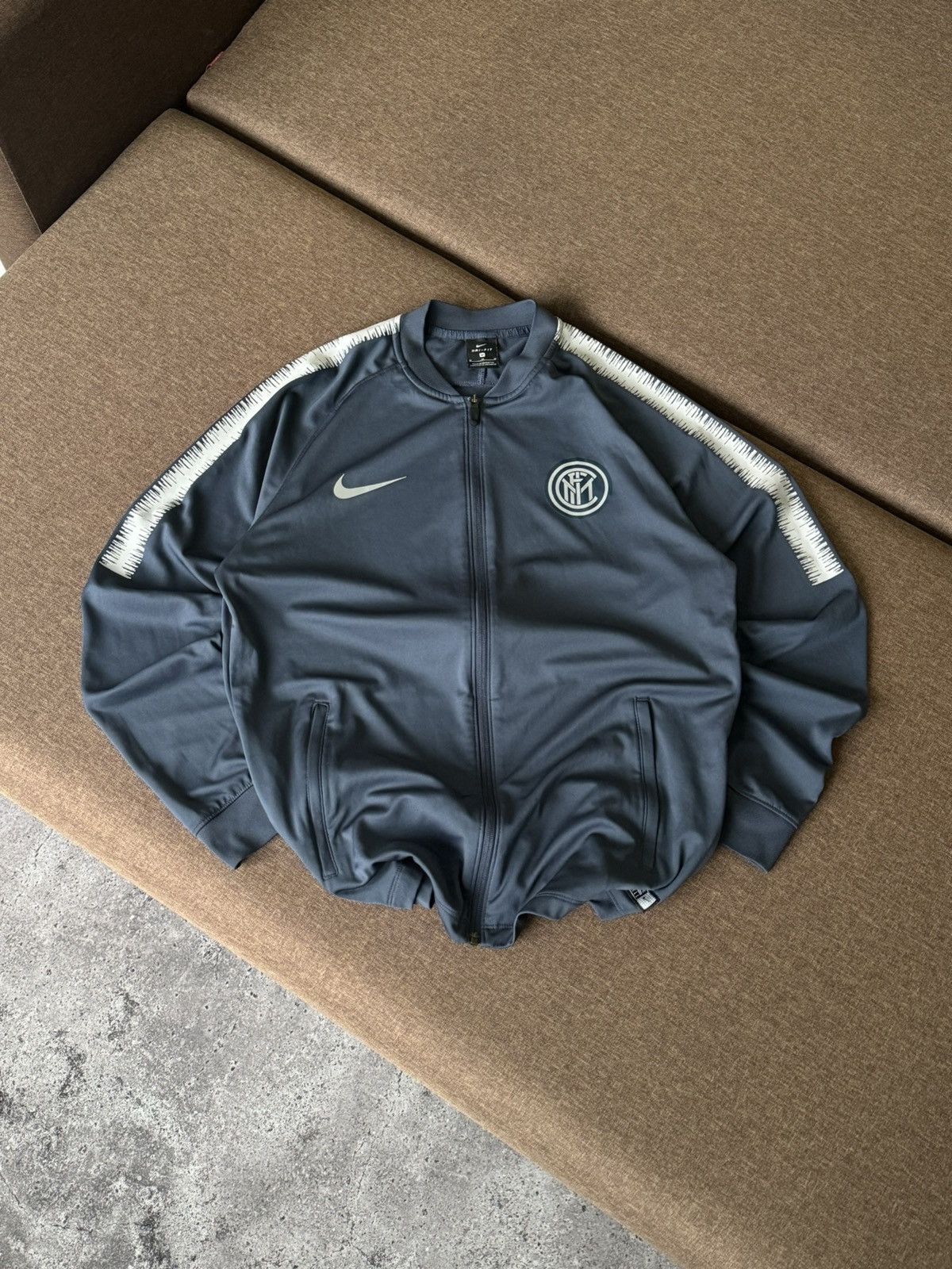 Nike Nike Inter Milan reflective jacket hoodie vintage style Size US M / EU 48-50 / 2 - 3 Thumbnail