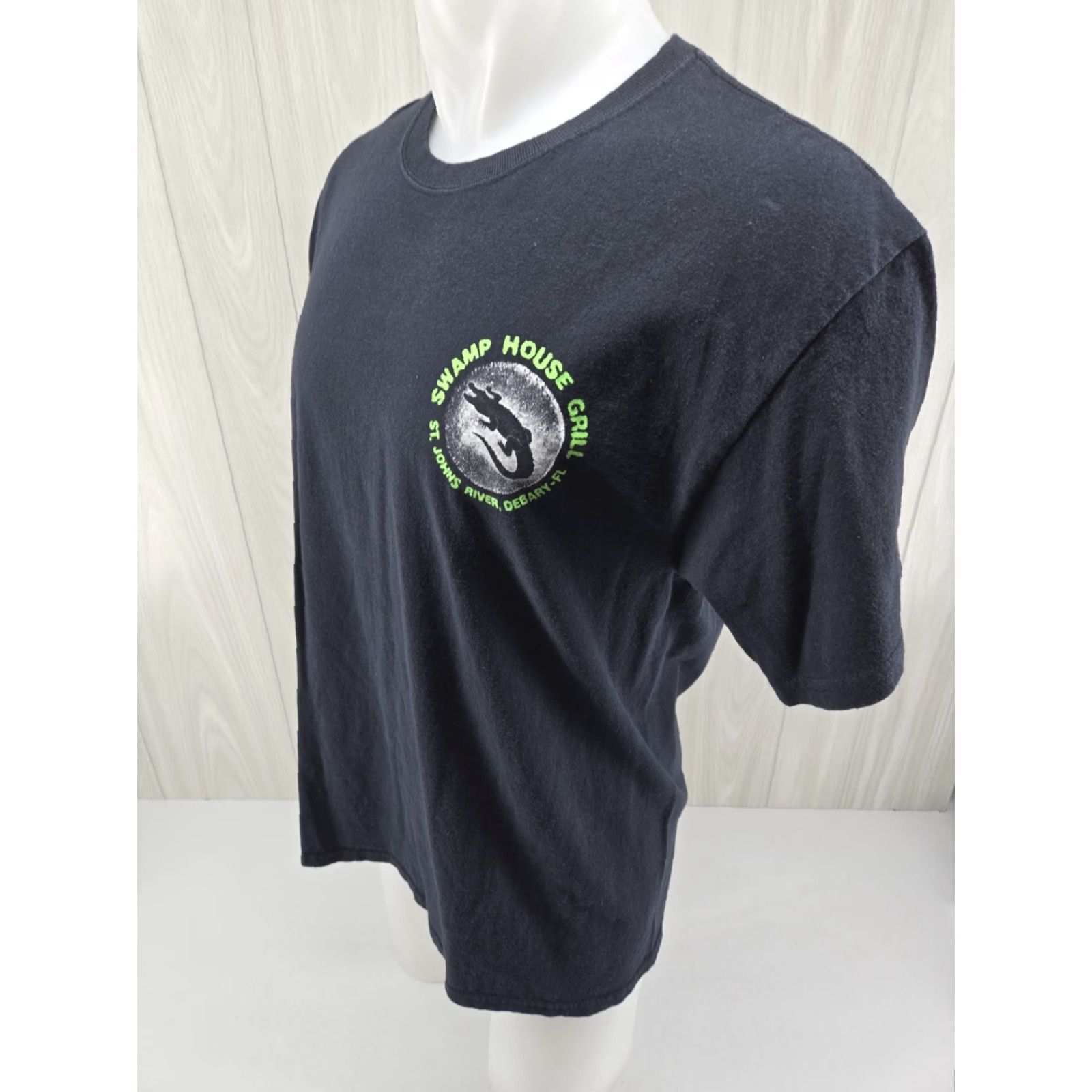Gildan VTG SWAMP HOUSE GRILL T-Shirt Men Large Black Cotton 2000-2009 Florida Debary St. Johns River Gildan Size US L / EU 52-54 / 3 - 5 Thumbnail