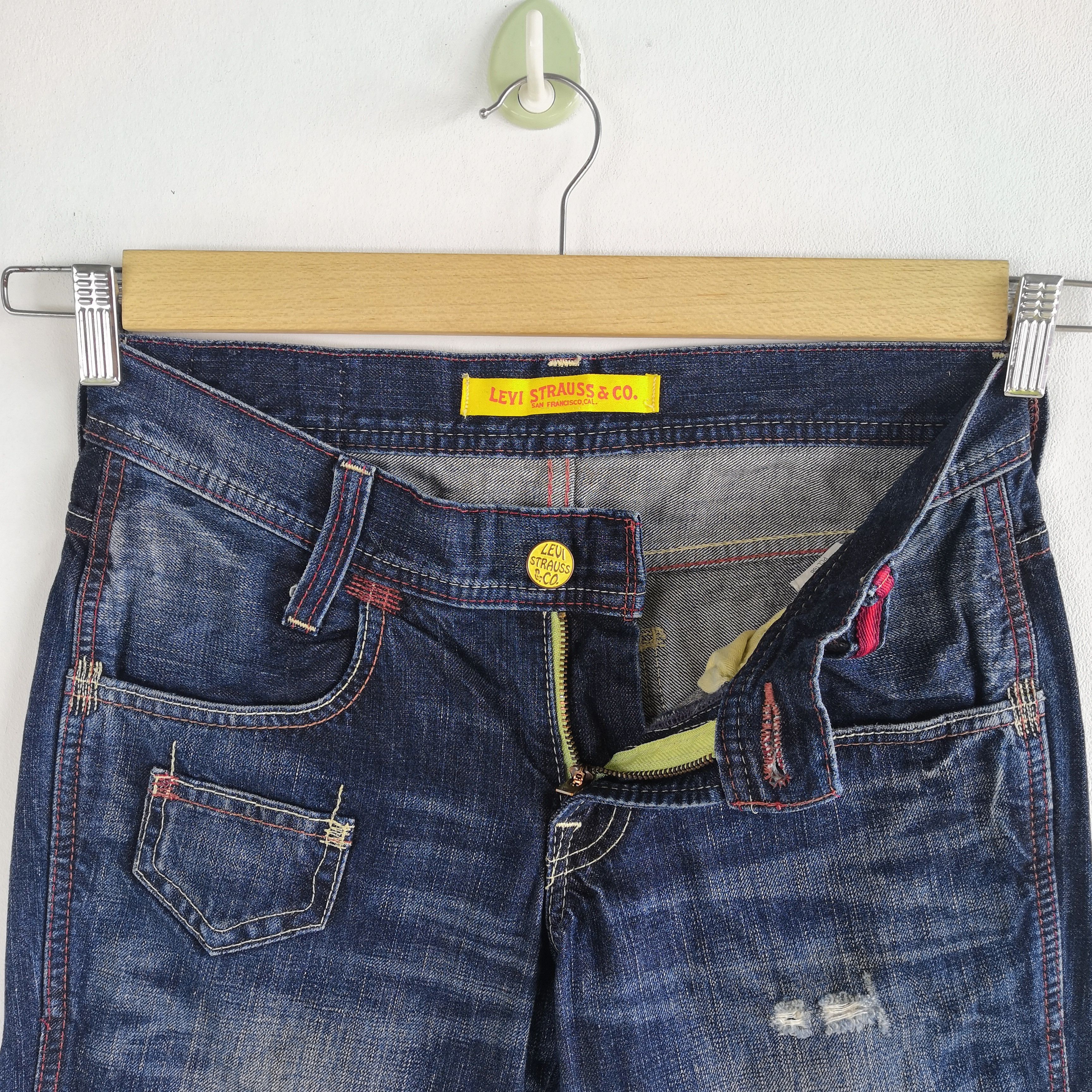 Levi's Vintage Levis Distressed Jeans Levi's Stonewash Faded Denim Size 24" / US 00 / IT 34 - 5 Thumbnail