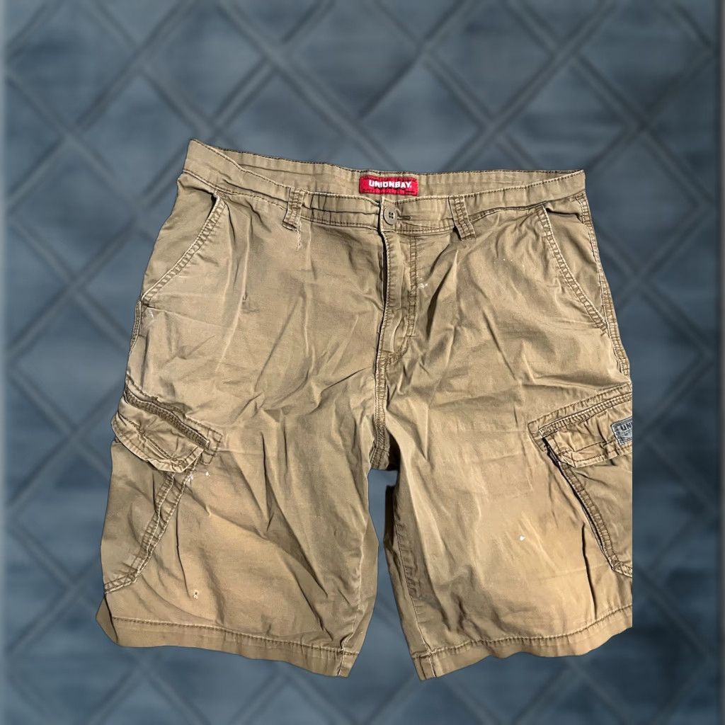 Vintage UNIONBAY Men 36 Cargo Shorts Beige Khaki Stretch Flat Front Casual 9in Inseam Regular Pocket Cargo Button Zipper 36in Waist Mens Vintage: No Size US 36 / EU 52 - 1 Thumbnail