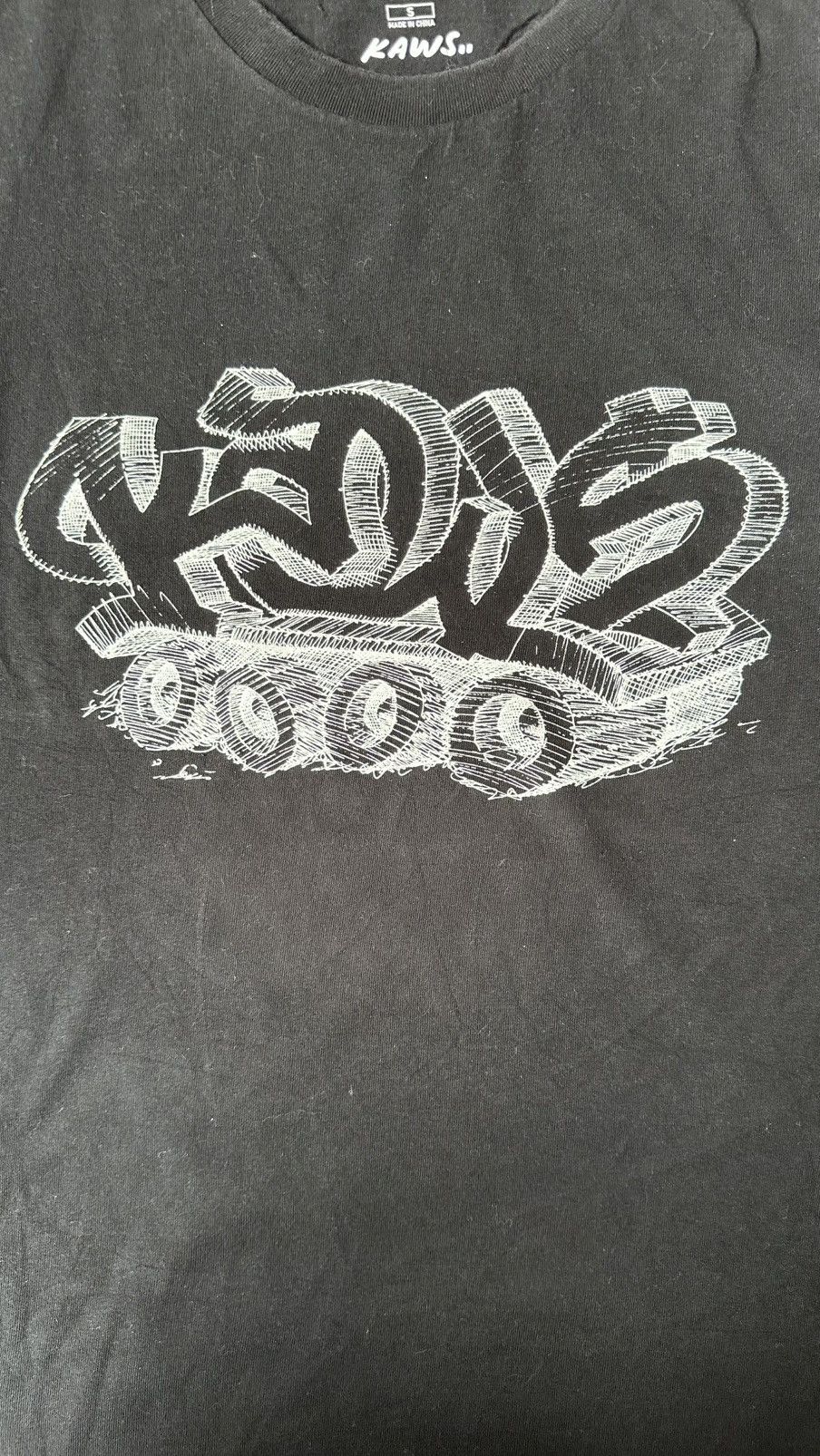 Uniqlo KAWS 2000 TEE Size US S / EU 44-46 / 1 - 2 Thumbnail