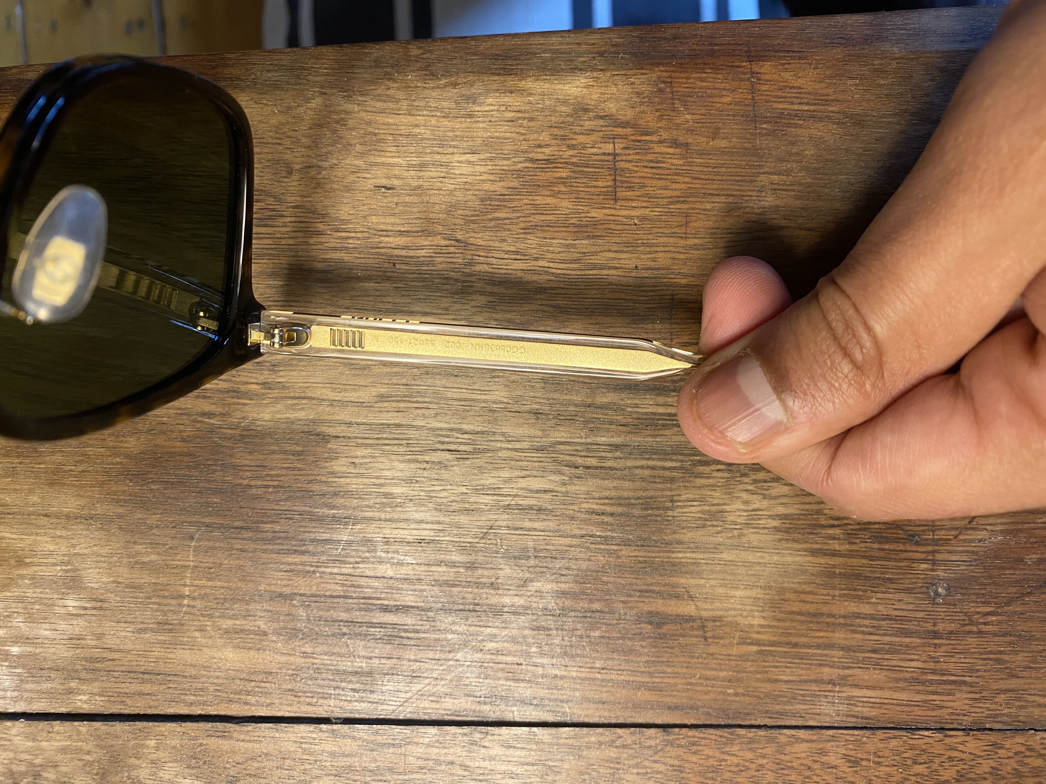 Gucci Sunglasses Gucci in a Velvet case Size ONE SIZE - 9 Thumbnail