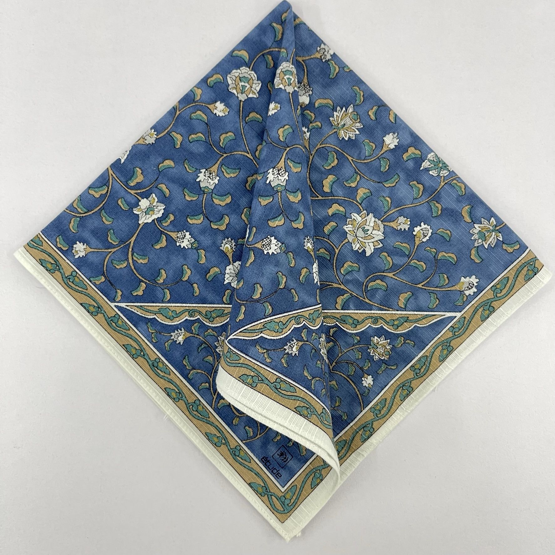 Japanese Brand × Vintage Japanese Furoshiki Handkerchief Wrapping Gift - 5085 Size ONE SIZE - 1 Thumbnail