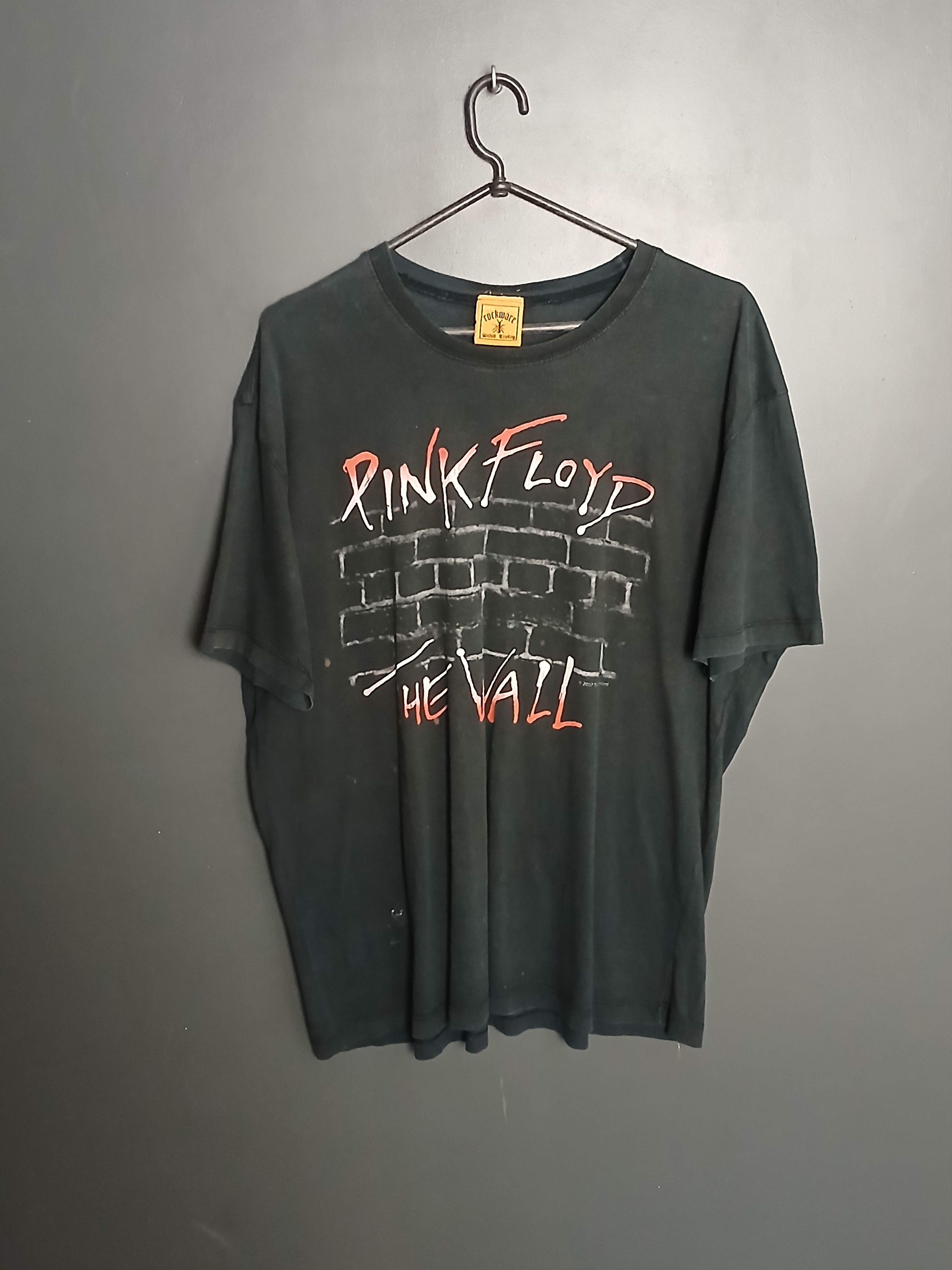 Pink Floyd × Vintage Vintage Pink Floyd The Wall T-Shirt Size US XL / EU 56 / 4 - 1 Thumbnail