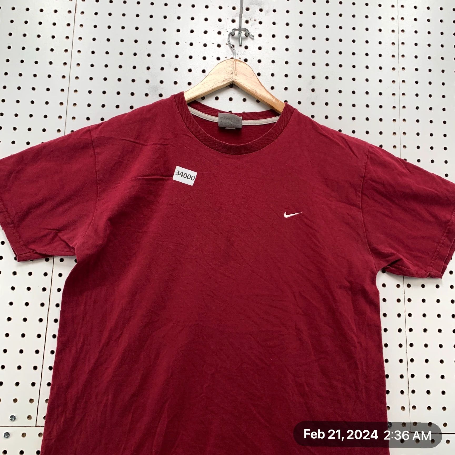 Nike VINTAGE Nike Shirt Mens XL Red Embroidered Swoosh 21.5x27.5 Catalog 90s Y2K Mens XL Red Embroidered Swoosh Size US XL / EU 56 / 4 - 4 Thumbnail