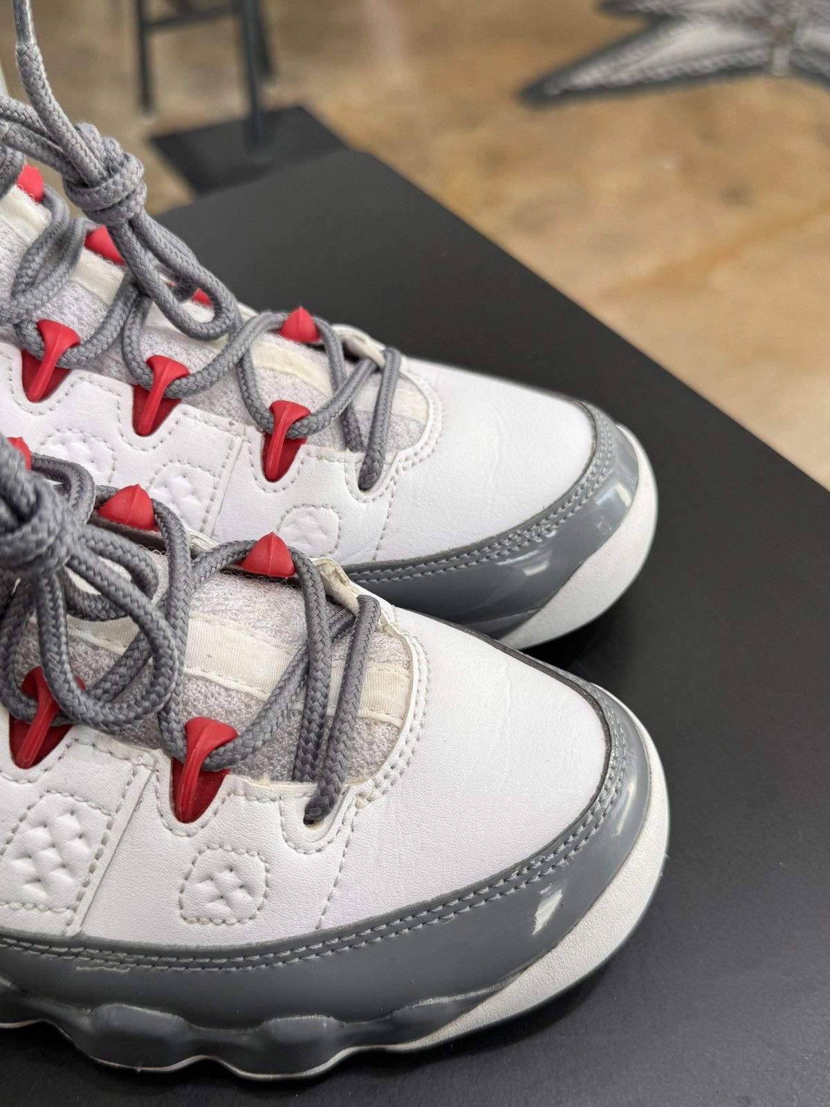 Jordan Brand Air Jordan 9 Fire Red Size 7Y (2022) Size US 6 / EU 39 - 7 Thumbnail