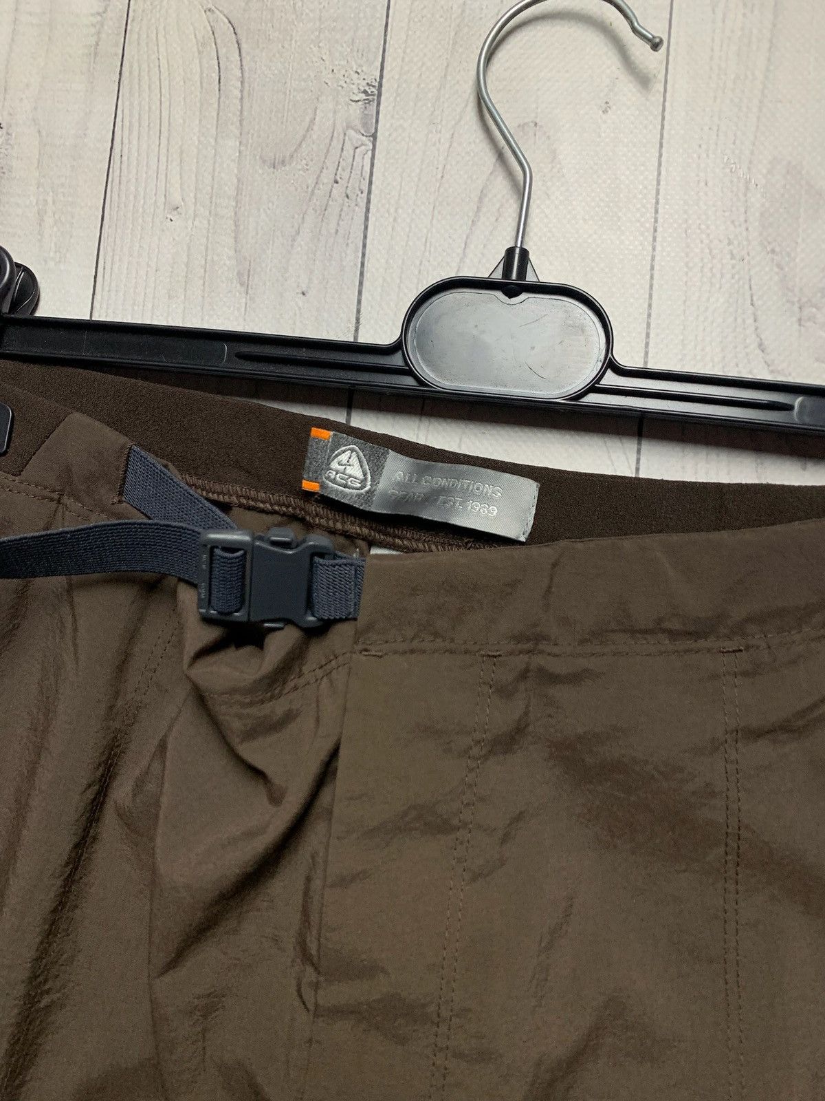 Nike × Nike ACG × Vintage Vintage Nike ACG brown shorts women size XL Size 34" / US 12 / IT 48 - 3 Thumbnail