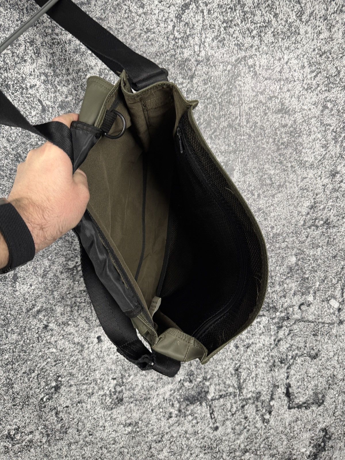 Diesel Vintage Diesel Messenger Bag Crossbody Y2K Streetwear Size ONE SIZE - 11 Thumbnail