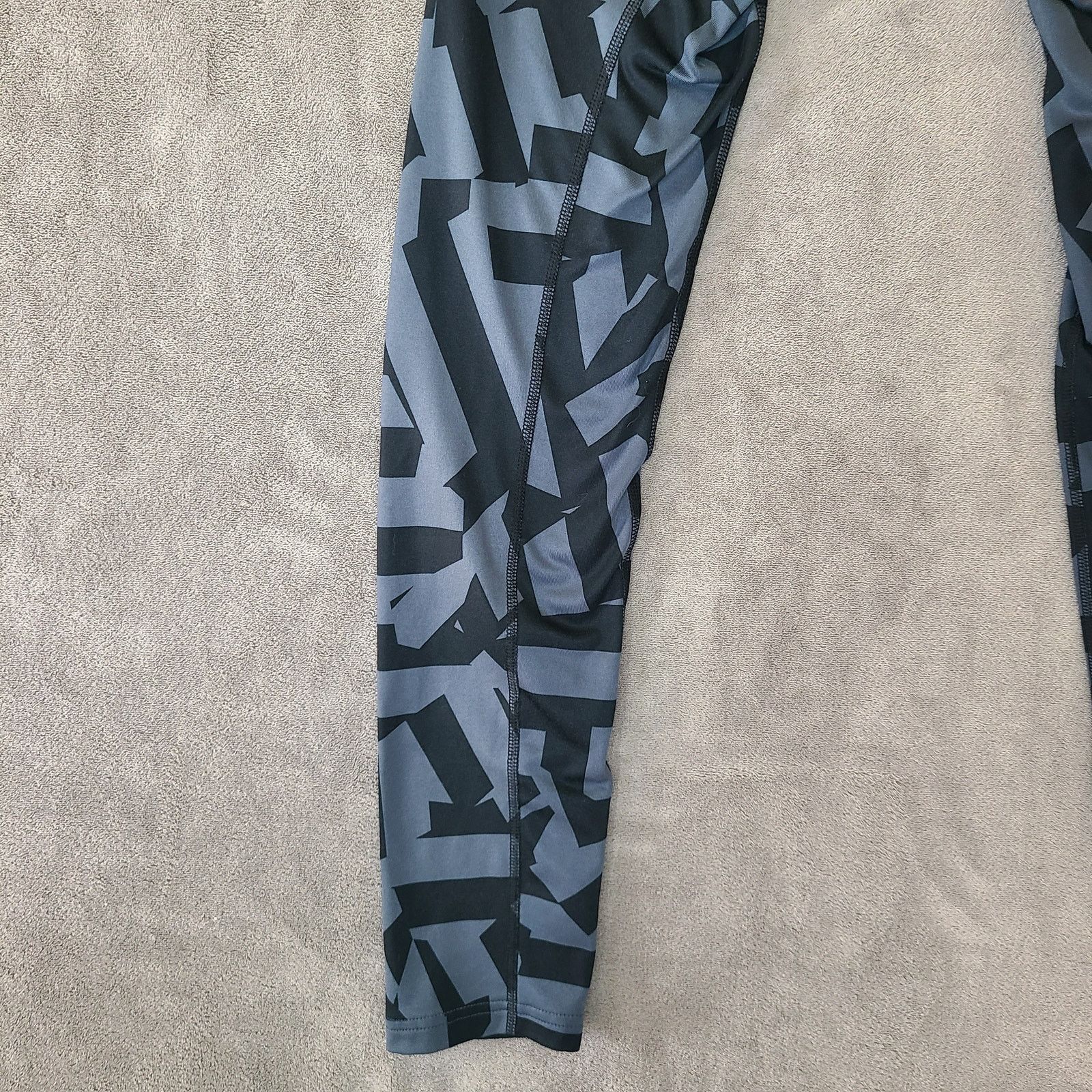 Nike Nike Pro Combat Women's L Graphic Leggings Black/Gray Size 25" / US 0 / IT 36 - 16 Thumbnail