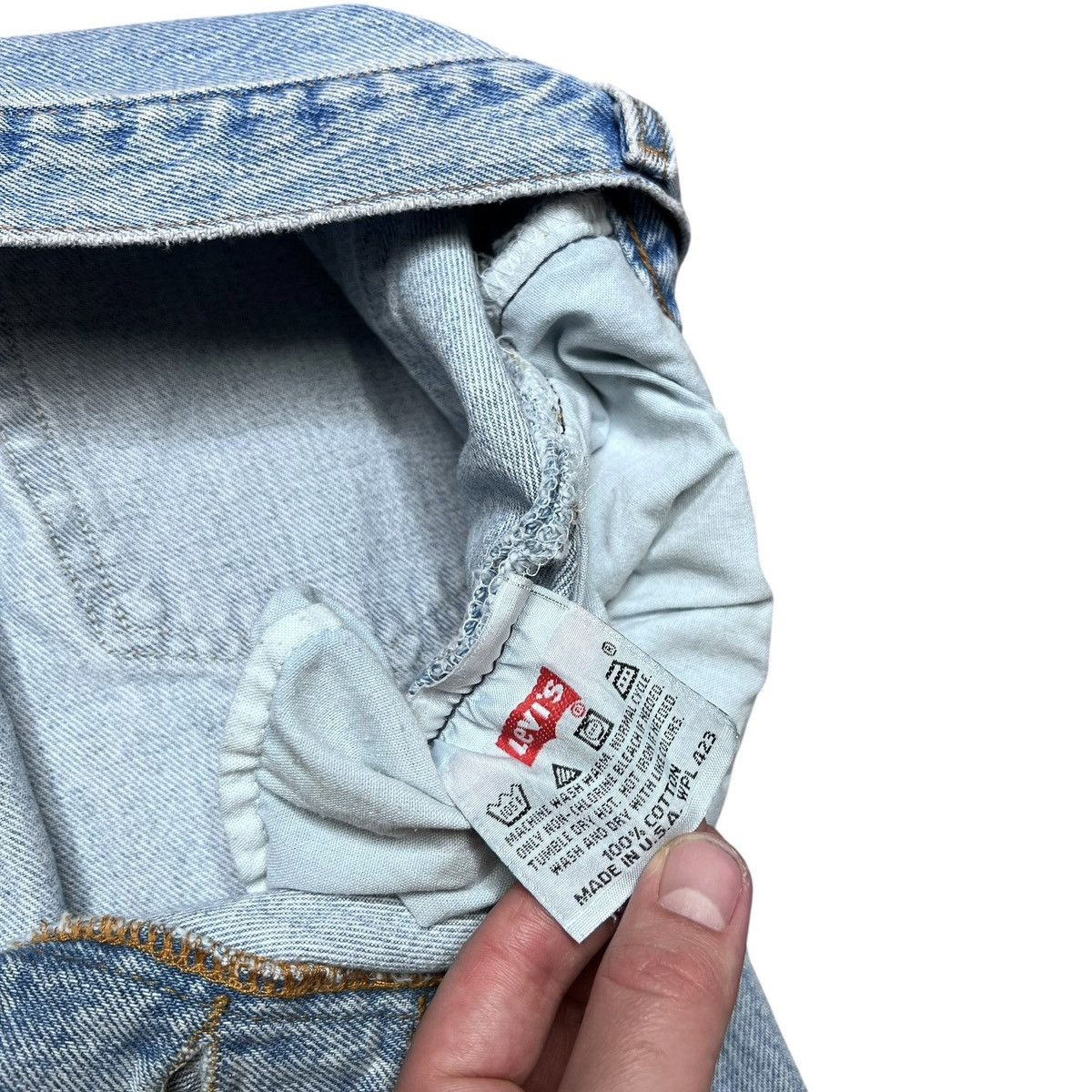 Levi's Vintage 1990s Levi’s 501 Button Fly Made In USA Denim Jeans Size US 32 / EU 48 - 5 Thumbnail