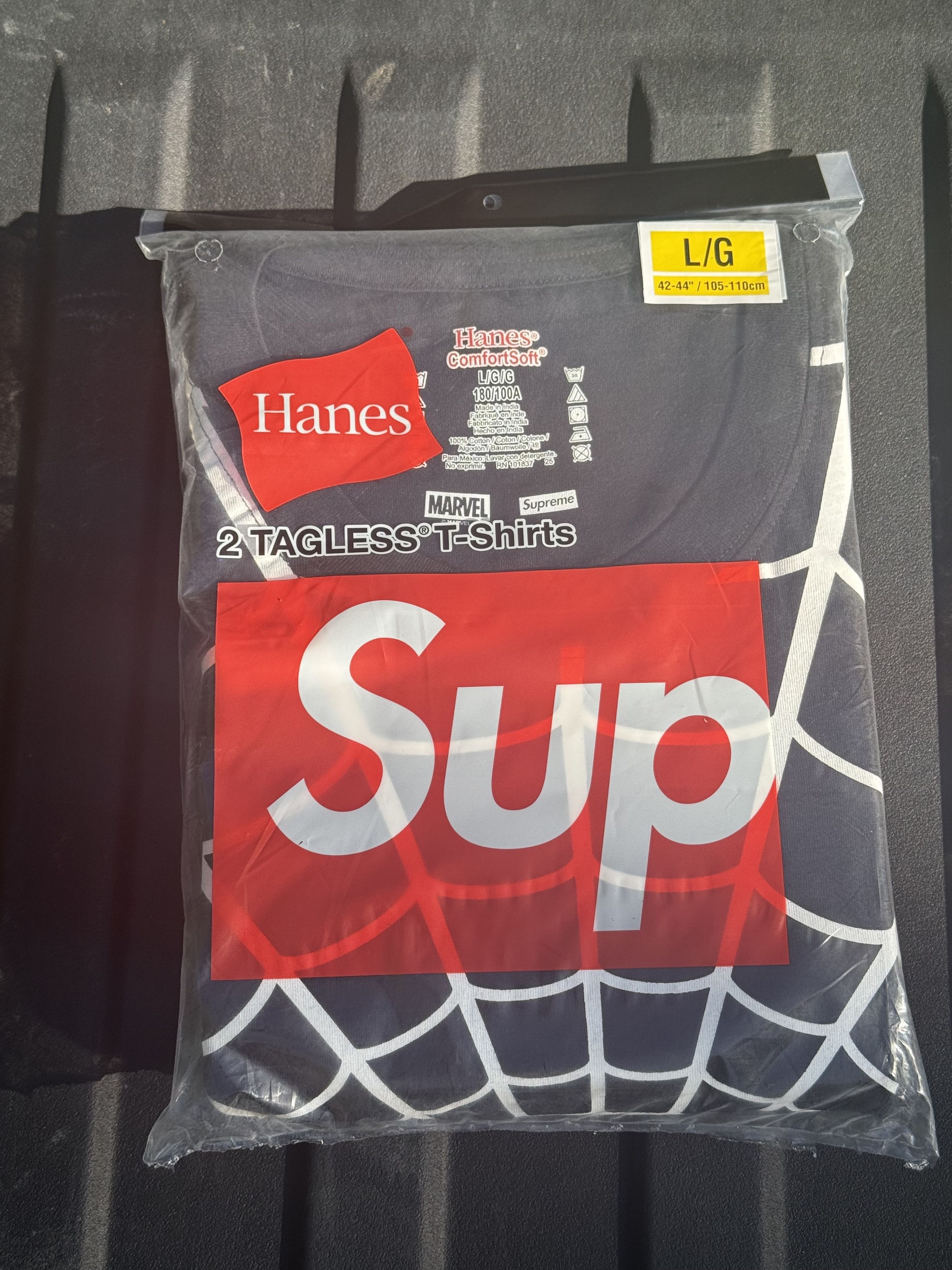 Hanes × Supreme Supreme × Hanes × Marvel Spiderman T-Shirts — Black.L.Sealed Size US L / EU 52-54 / 3 - 1 Preview