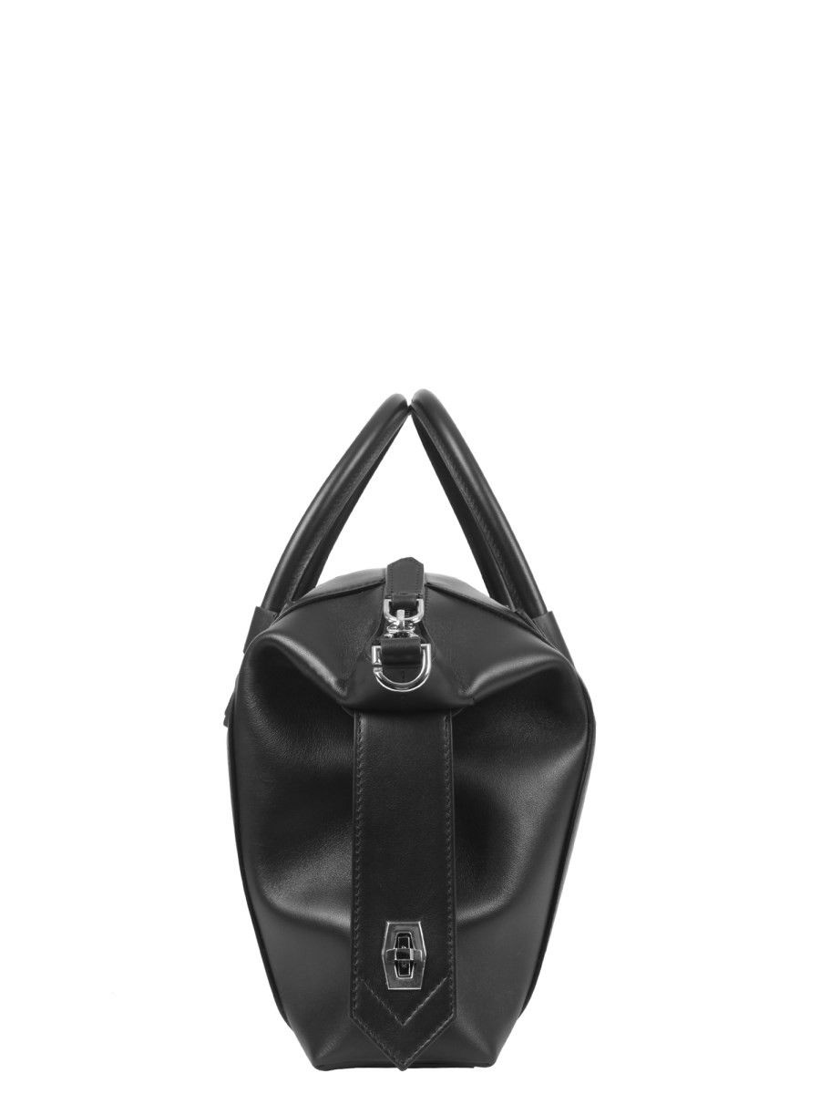 Givenchy o1loc1c0824 Size: OS / Shoulder Bag in Black Size ONE SIZE - 2 Thumbnail