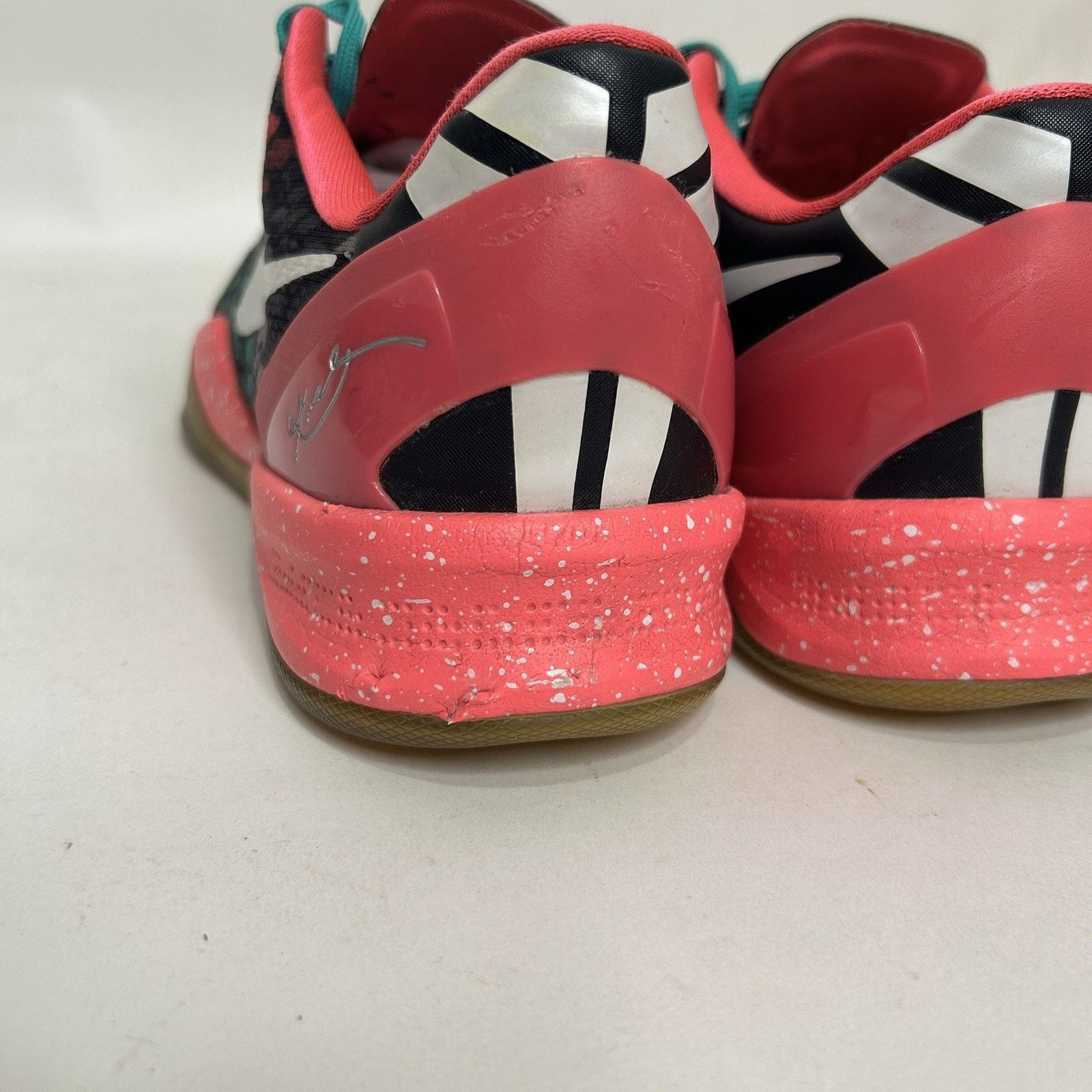 Nike Nike Kobe 8 ID “South Beach” Size US 7 / EU 40 - 6 Thumbnail