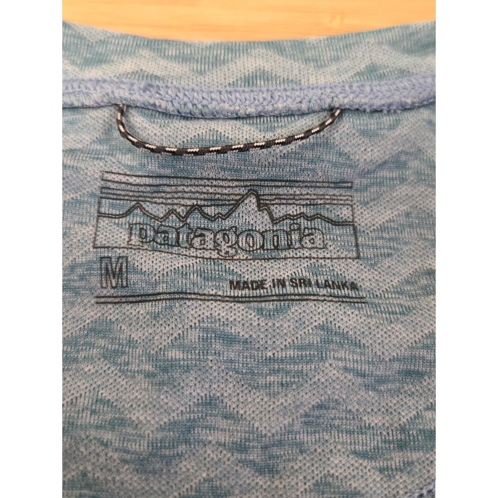 Patagonia Patagonia Shirt Mens M Blue Wave Pattern Raglan Short Sleeve Performance Jersey Polyester Crew Neck T-Shirt Size US M / EU 48-50 / 2 - 3 Thumbnail