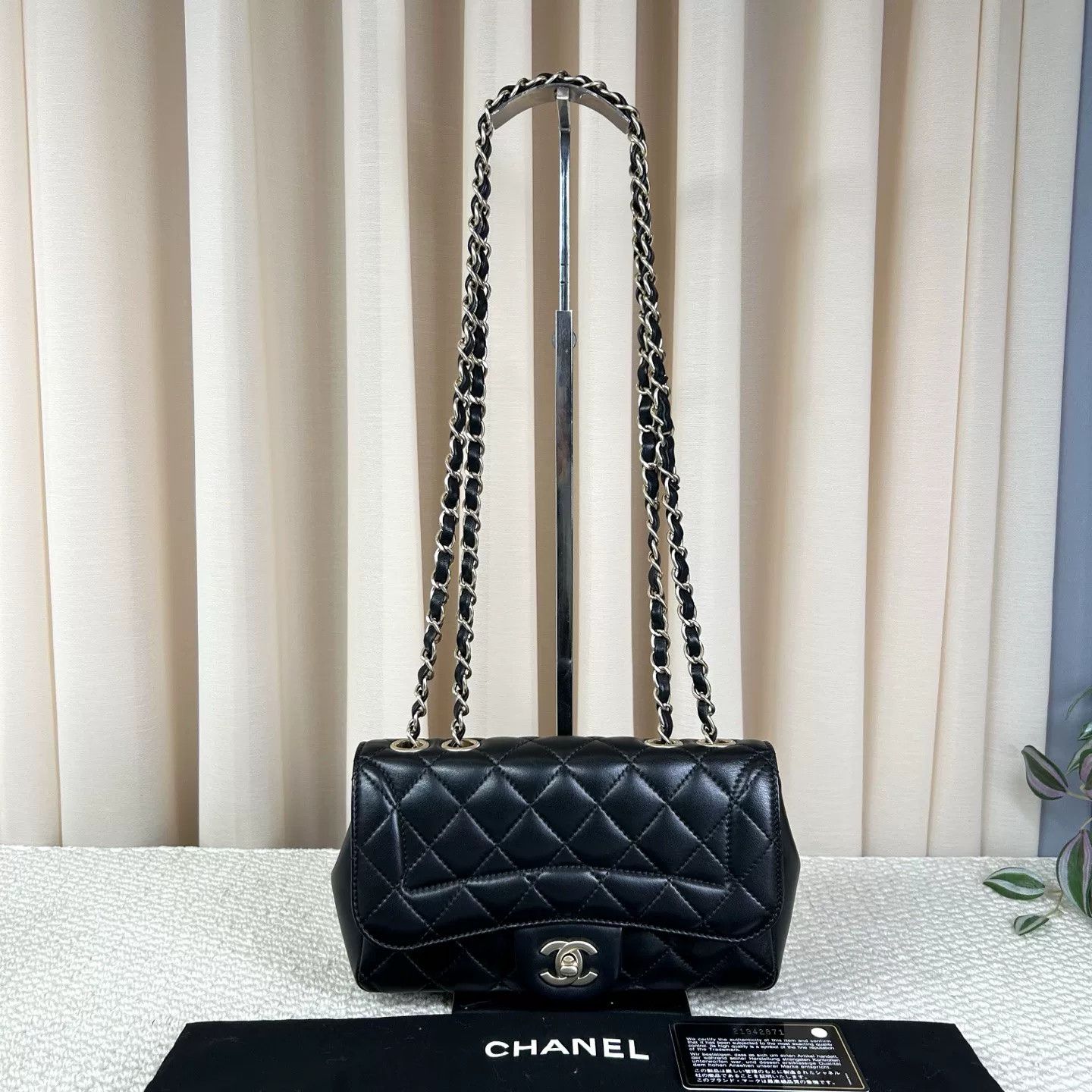 Chanel Pre-loved Bag Very good condition Size ONE SIZE - 1 Thumbnail