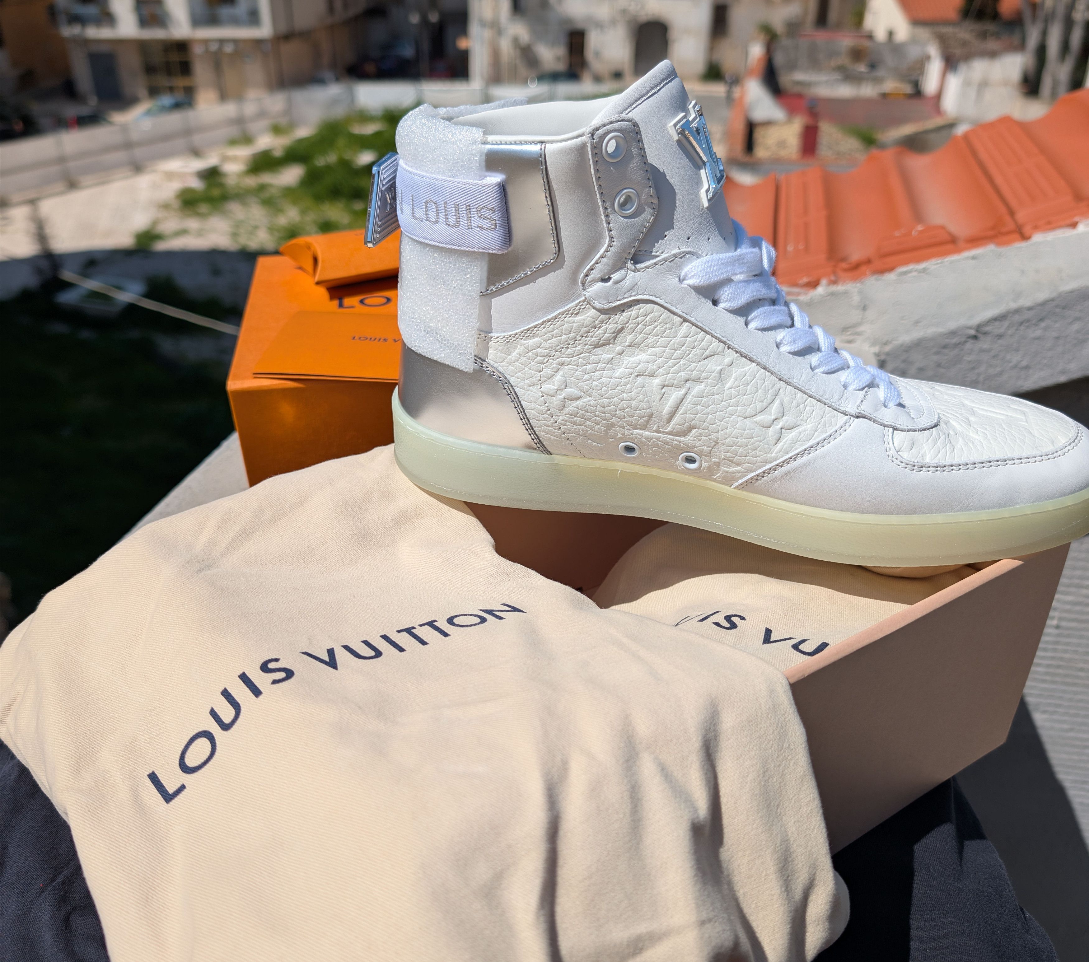 Louis Vuitton Louis Vuitton Rivoli High Sneaker Taurillon Leather 2021BNIB Size US 9 / EU 42 - 2 Thumbnail