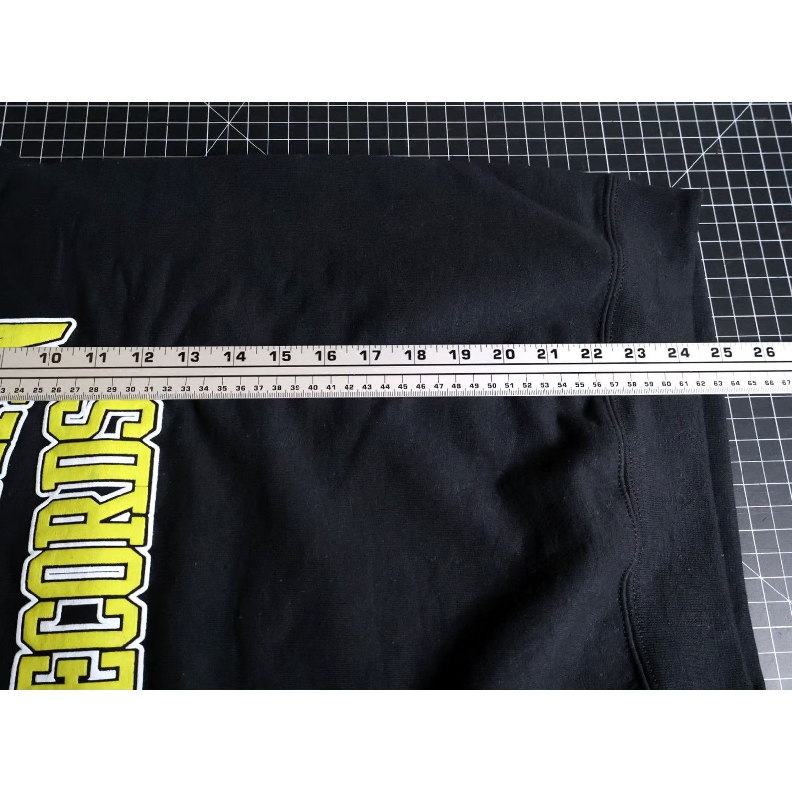 Gildan VINTAGE Third Man Records Sweatshirt Adult Small Black Yellow Puff Print Jack White Shirt Hoodie Mens Pullover Crew Neck Graphic Print Size US S / EU 44-46 / 1 - 6 Thumbnail