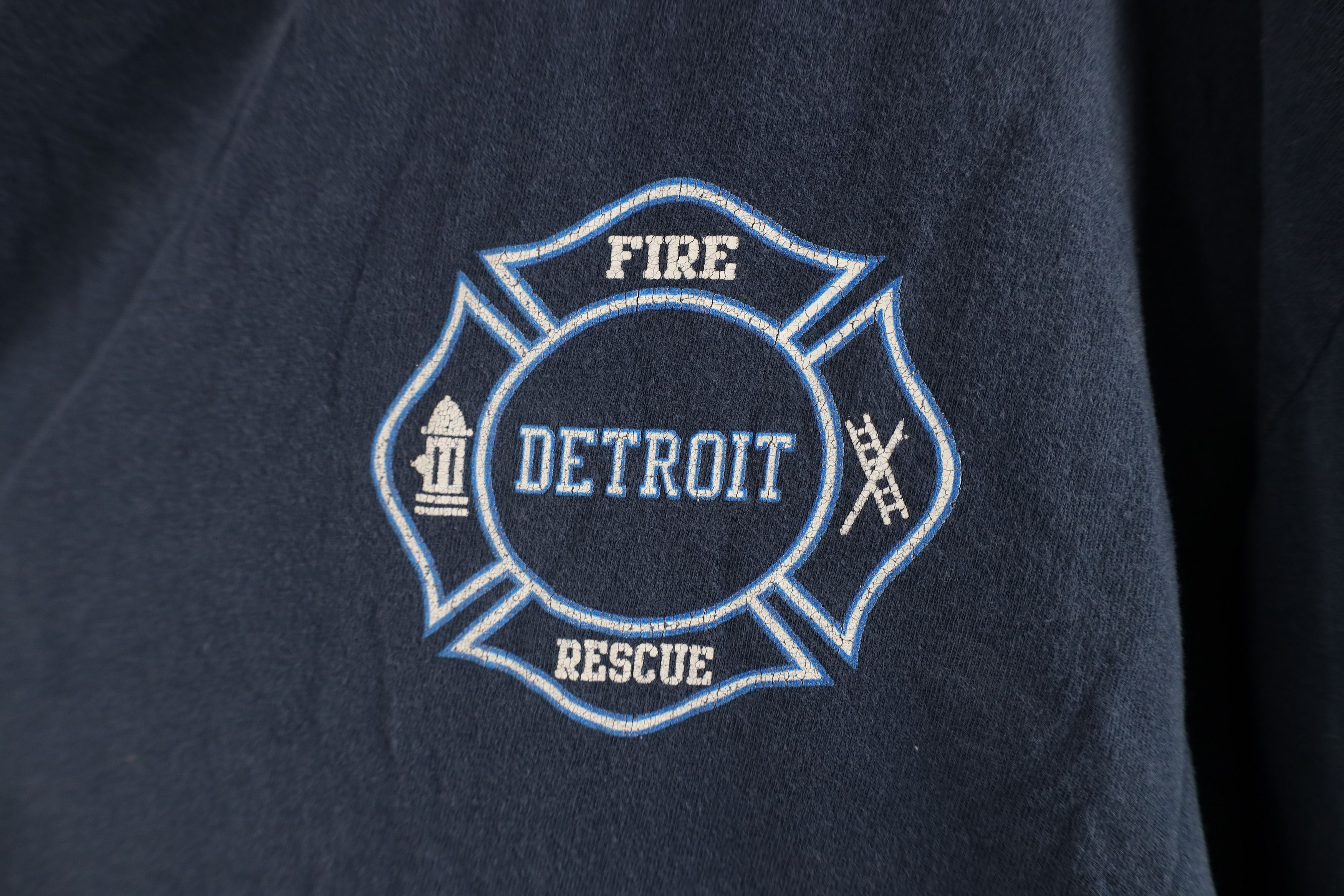 Vintage Vintage 90s Detroit Firefighters Long Sleeve T-Shirt Blue Size US XXL / EU 58 / 5 - 4 Thumbnail