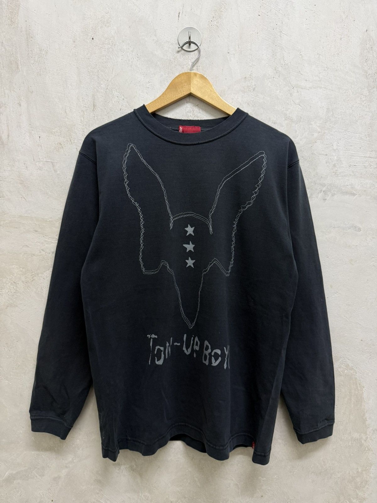 Levi's Vintage Distressed Levi’s Long Sleeve Gothic Tee Size US L / EU 52-54 / 3 - 1 Thumbnail