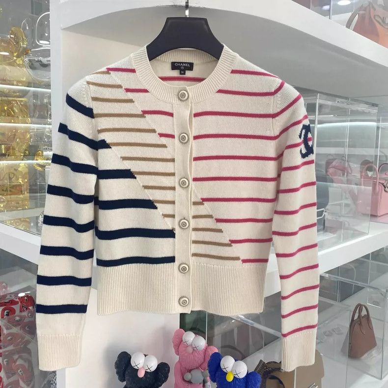 Chanel Chanel Knitted cardigan coat Size XS / US 0-2 / IT 36-38 - 1 Thumbnail