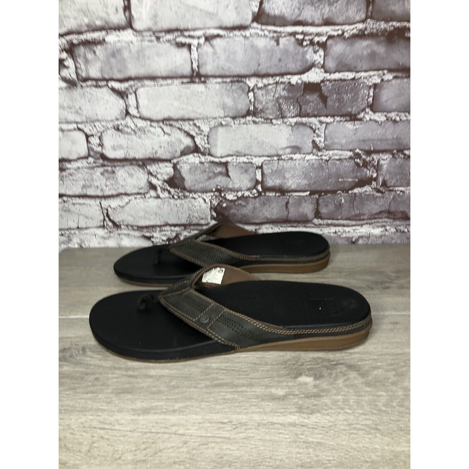 REEF Reef Gray Synthetic Flip-Flops ￼Casual Beach Sandals Men Sz Size US 11 / EU 44 - 6 Thumbnail