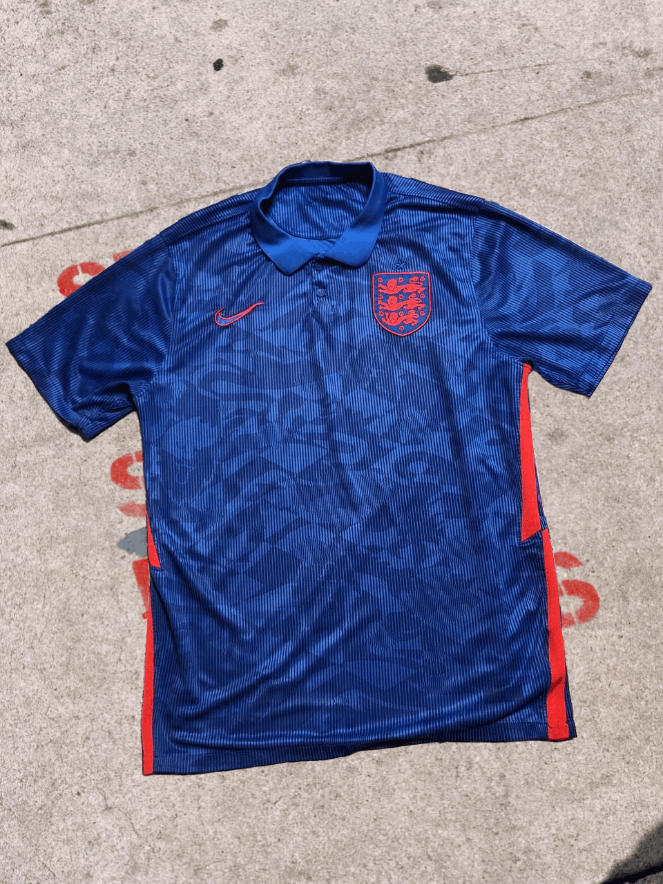 Nike ENGLAND TEAM 2020/2022 FOOTBALL SOCCER SHIRT JERSEY Size US M / EU 48-50 / 2 - 1 Thumbnail
